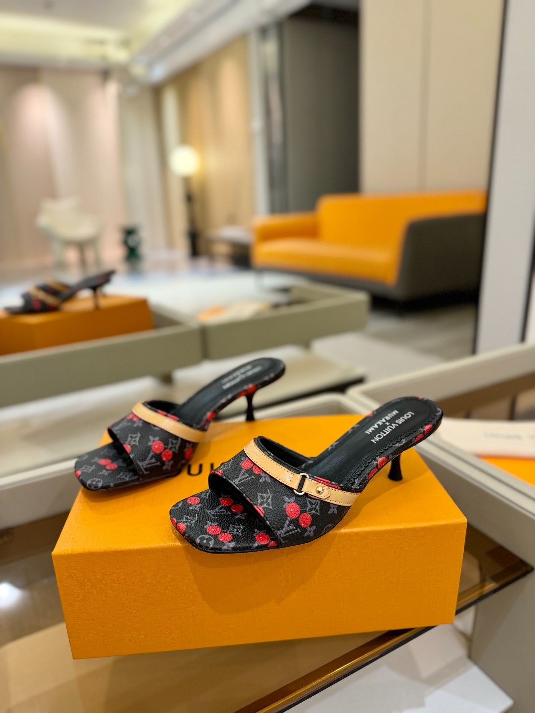 
Louis Vuitton
 2025款官网系列！完美楦型、LV最新压花电绣纹工艺、更显优雅气质、上脚