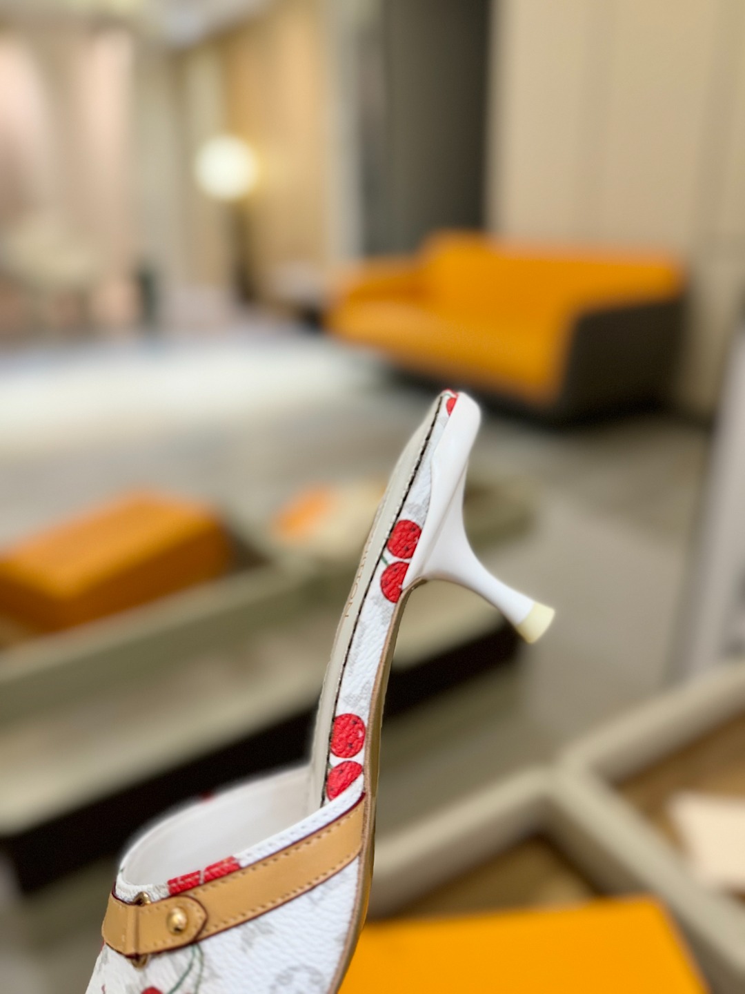 
Louis Vuitton
 2025款官网系列！完美楦型、LV最新压花电绣纹工艺、更显优雅气质、上脚