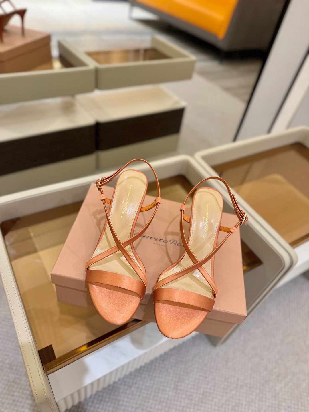 
   𝙂𝙞𝙖𝙣𝙫𝙞𝙩𝙤 𝙧𝙤𝙨𝙨𝙞  
     吉安维托·罗西 
    Gianvito ross