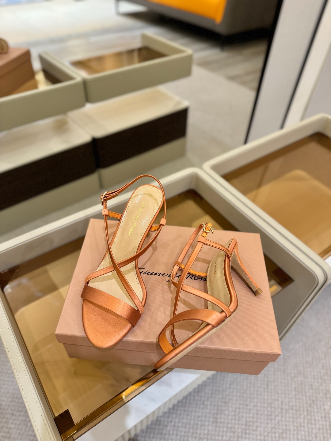 
   𝙂𝙞𝙖𝙣𝙫𝙞𝙩𝙤 𝙧𝙤𝙨𝙨𝙞  
     吉安维托·罗西 
    Gianvito ross