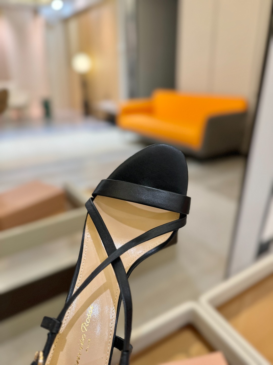 
   𝙂𝙞𝙖𝙣𝙫𝙞𝙩𝙤 𝙧𝙤𝙨𝙨𝙞  
     吉安维托·罗西 
    Gianvito ross