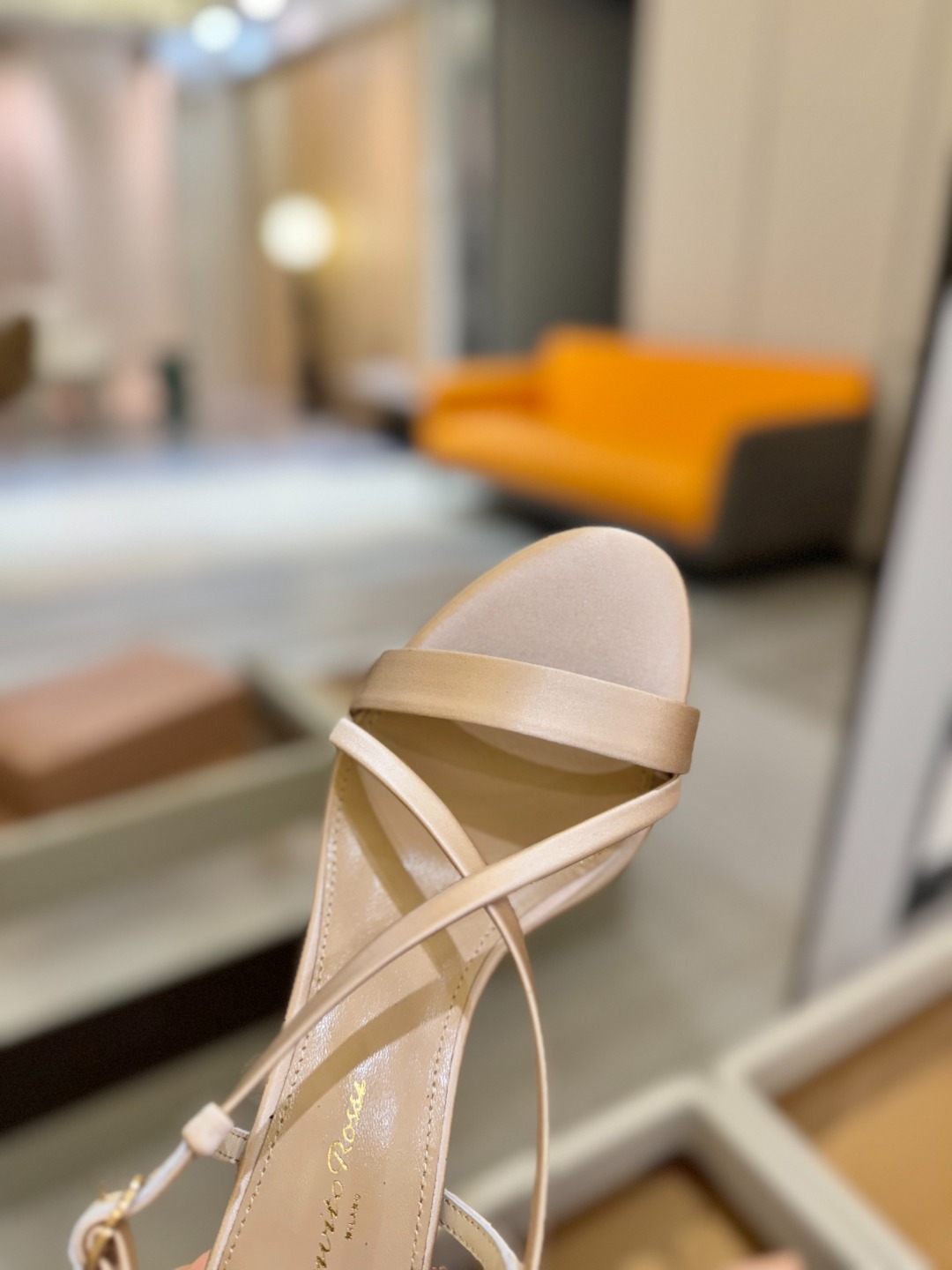 
   𝙂𝙞𝙖𝙣𝙫𝙞𝙩𝙤 𝙧𝙤𝙨𝙨𝙞  
     吉安维托·罗西 
    Gianvito ross