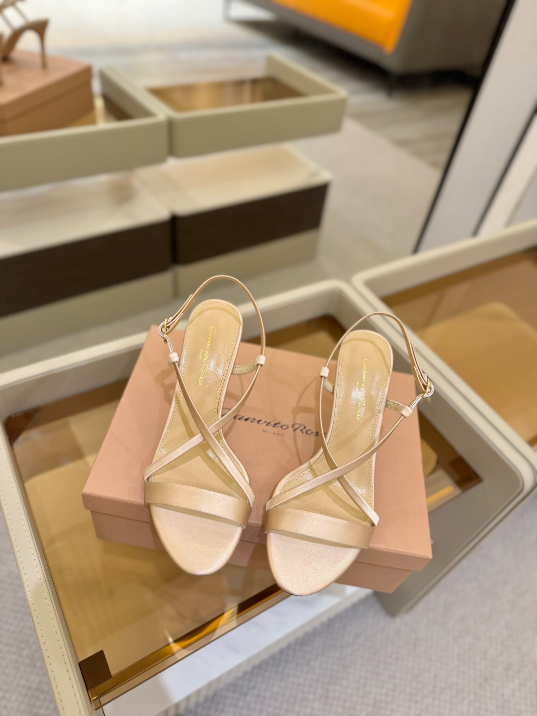 
   𝙂𝙞𝙖𝙣𝙫𝙞𝙩𝙤 𝙧𝙤𝙨𝙨𝙞  
     吉安维托·罗西 
    Gianvito ross