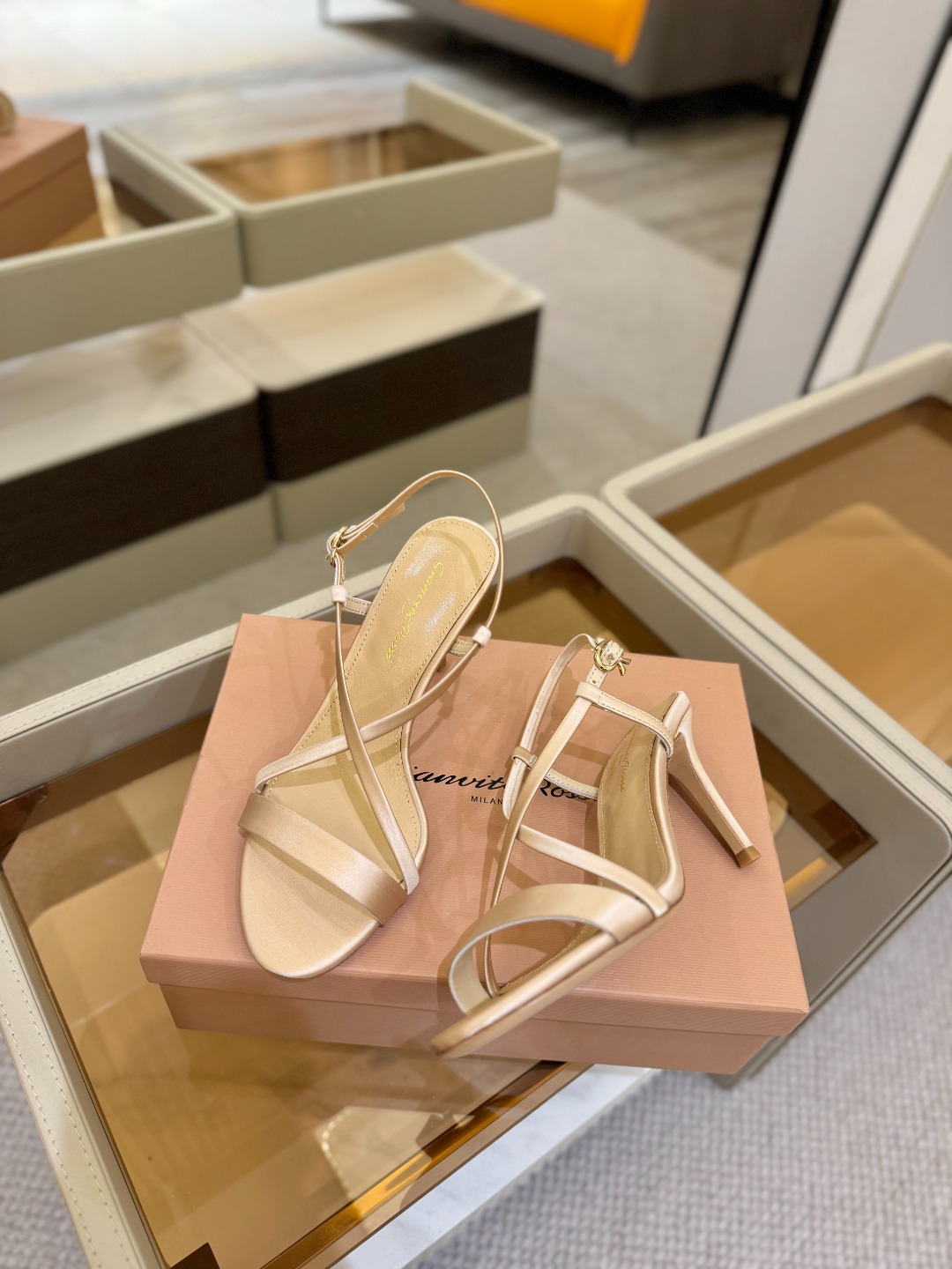 
   𝙂𝙞𝙖𝙣𝙫𝙞𝙩𝙤 𝙧𝙤𝙨𝙨𝙞  
     吉安维托·罗西 
    Gianvito ross