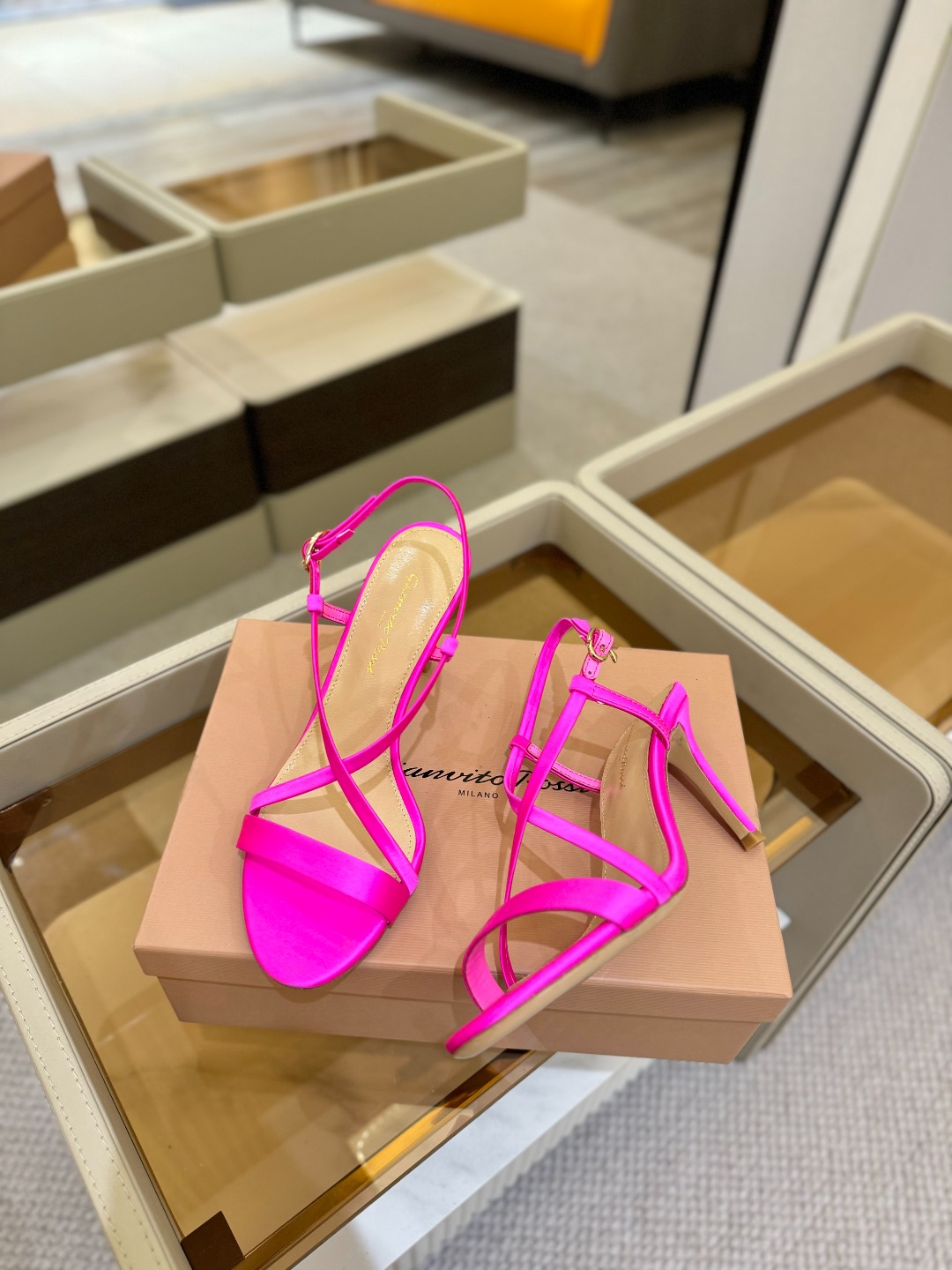 
   𝙂𝙞𝙖𝙣𝙫𝙞𝙩𝙤 𝙧𝙤𝙨𝙨𝙞  
     吉安维托·罗西 
    Gianvito ross