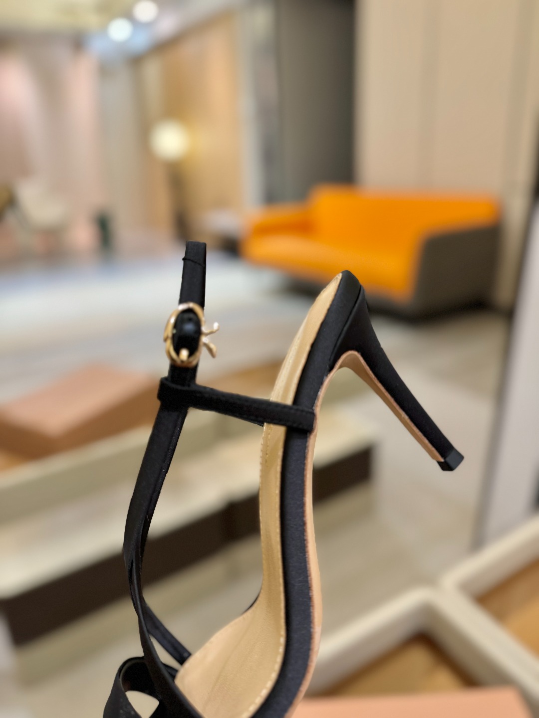 
   𝙂𝙞𝙖𝙣𝙫𝙞𝙩𝙤 𝙧𝙤𝙨𝙨𝙞  
     吉安维托·罗西 
    Gianvito ross