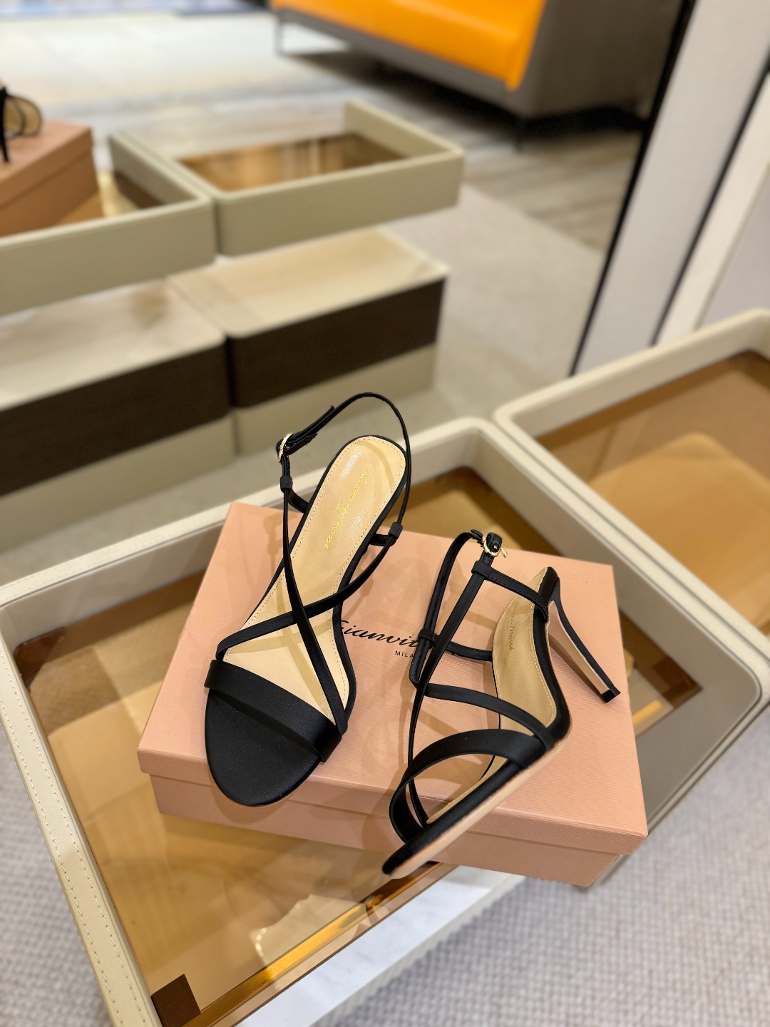 
   𝙂𝙞𝙖𝙣𝙫𝙞𝙩𝙤 𝙧𝙤𝙨𝙨𝙞  
     吉安维托·罗西 
    Gianvito ross