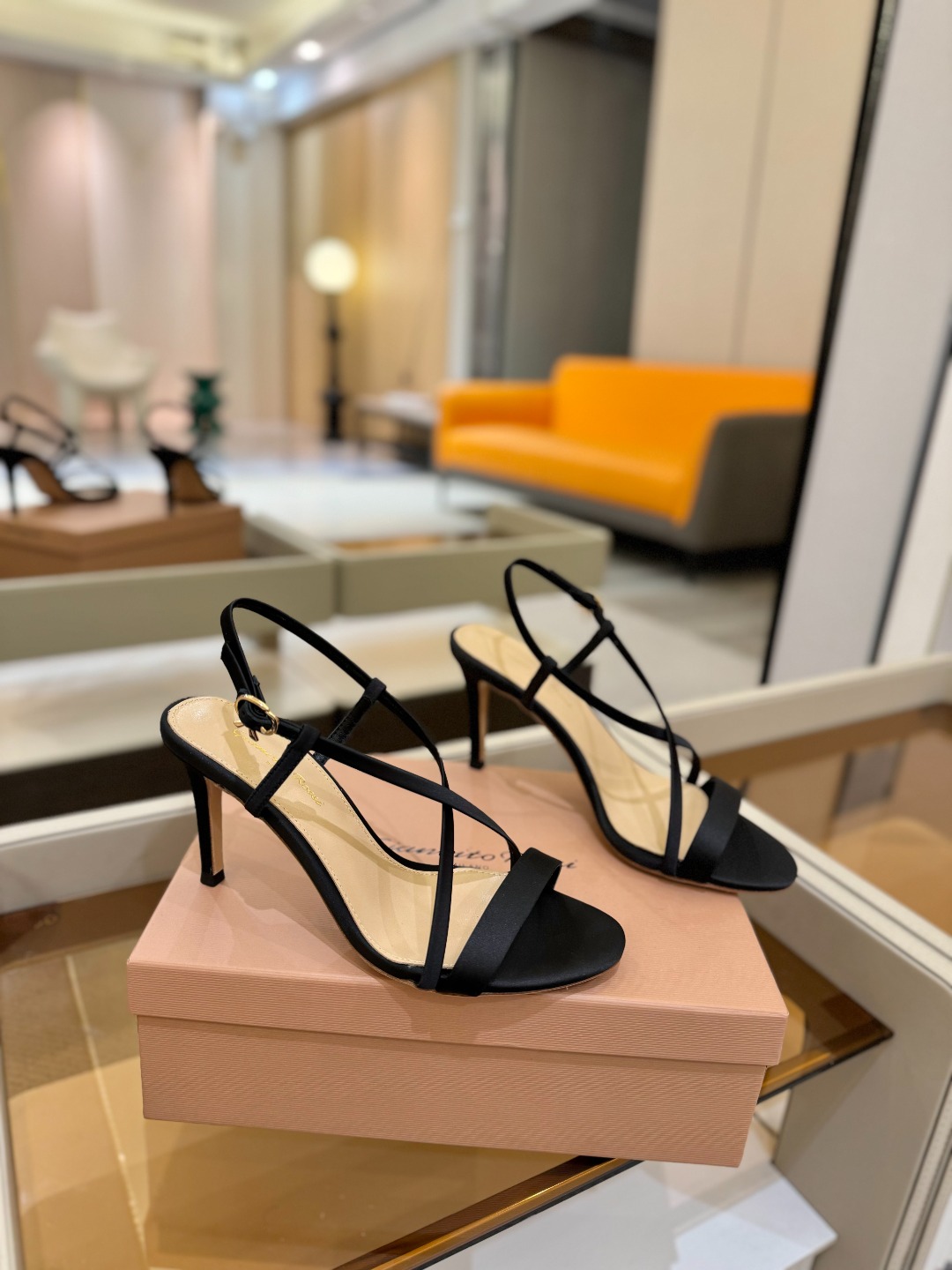 
   𝙂𝙞𝙖𝙣𝙫𝙞𝙩𝙤 𝙧𝙤𝙨𝙨𝙞  
     吉安维托·罗西 
    Gianvito ross