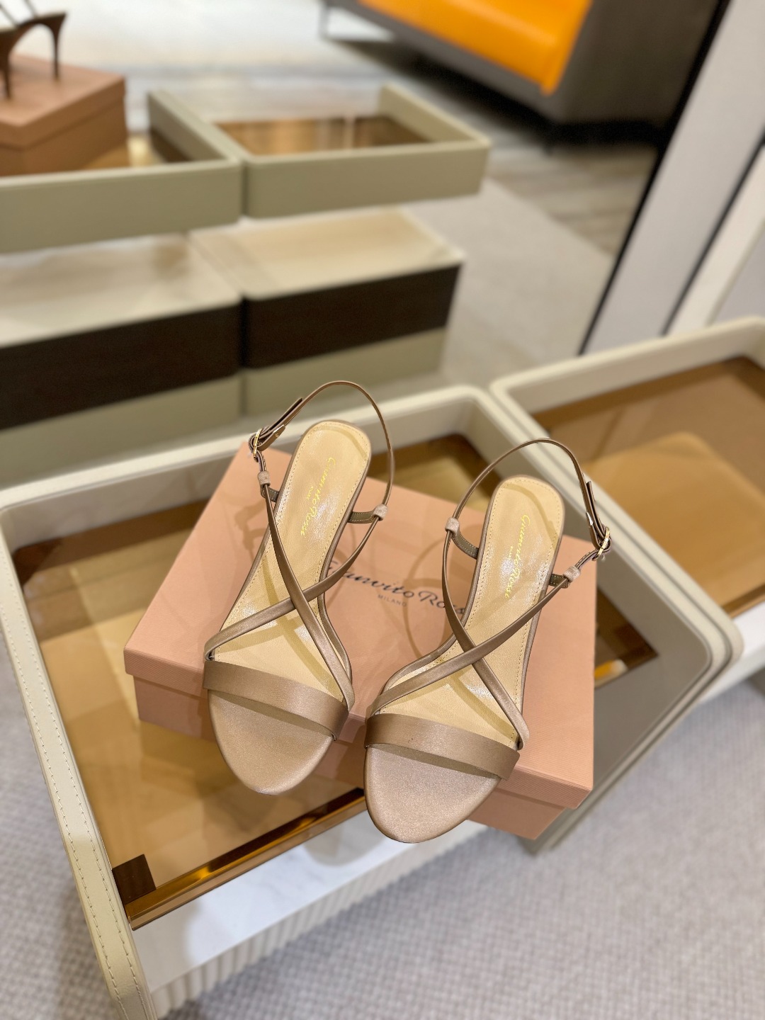 
   𝙂𝙞𝙖𝙣𝙫𝙞𝙩𝙤 𝙧𝙤𝙨𝙨𝙞  
     吉安维托·罗西 
    Gianvito ross
