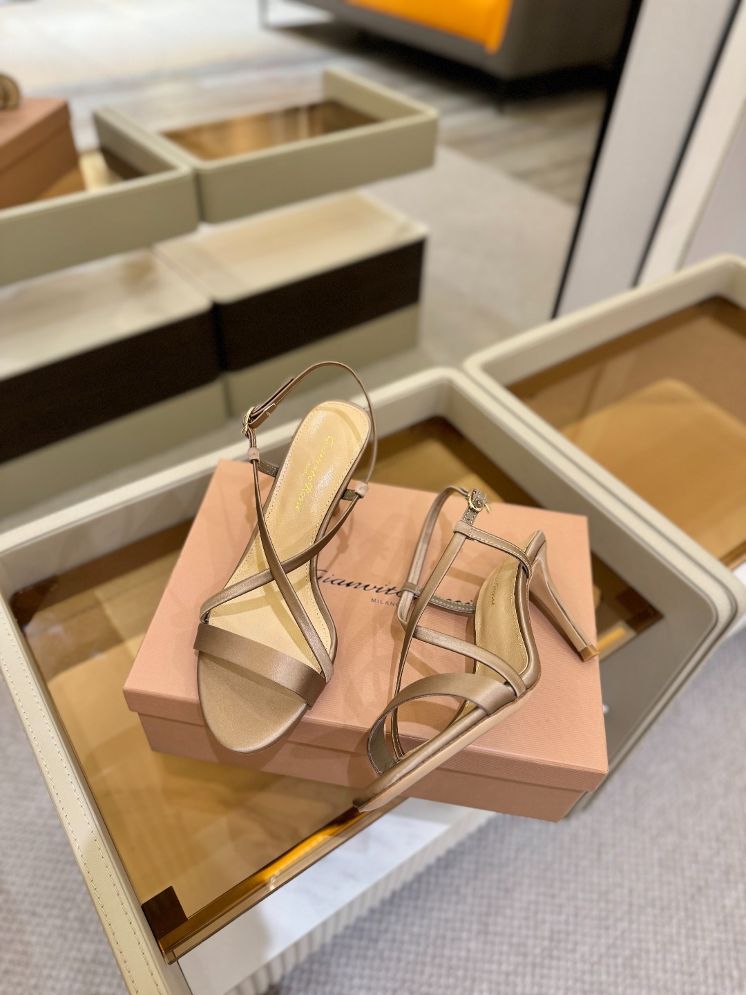 
   𝙂𝙞𝙖𝙣𝙫𝙞𝙩𝙤 𝙧𝙤𝙨𝙨𝙞  
     吉安维托·罗西 
    Gianvito ross