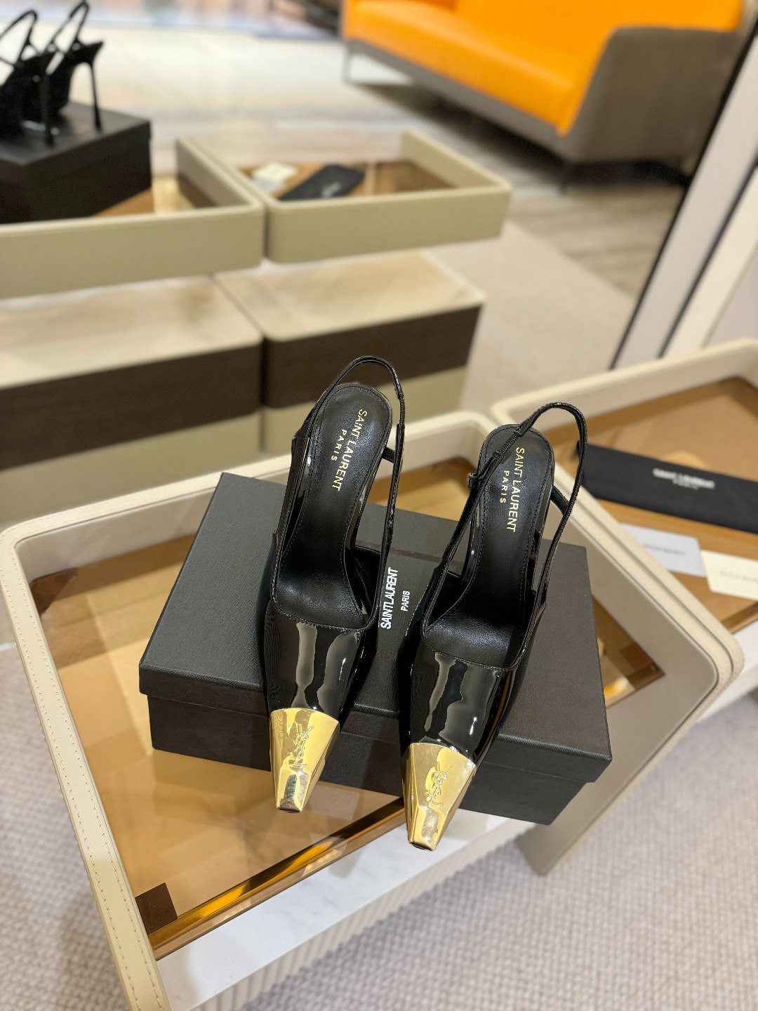 
圣罗兰ysl 2025春夏｜高跟鞋新品🆕
绝美 精致 优雅！10cm上脚特别稳，放心入！
鞋跟是重新开