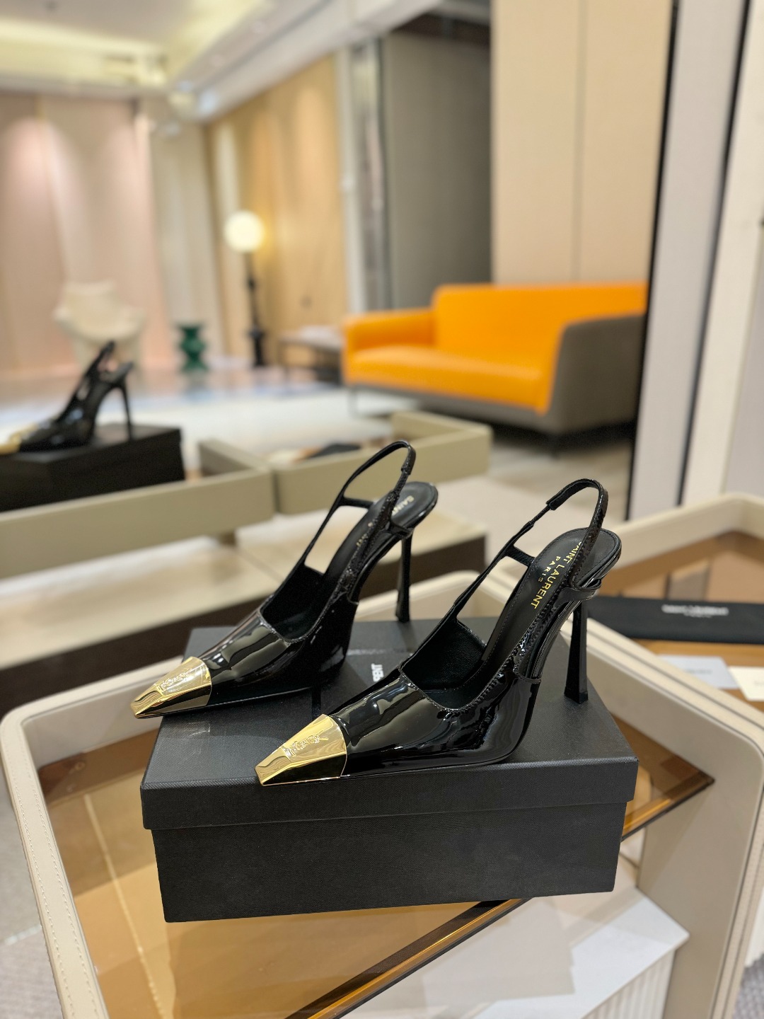
圣罗兰ysl 2025春夏｜高跟鞋新品🆕
绝美 精致 优雅！10cm上脚特别稳，放心入！
鞋跟是重新开