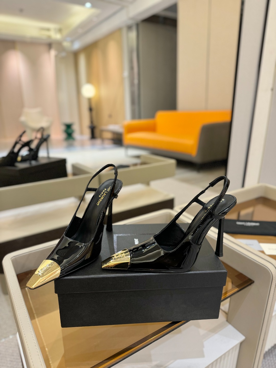 
圣罗兰ysl 2025春夏｜高跟鞋新品🆕
绝美 精致 优雅！10cm上脚特别稳，放心入！
鞋跟是重新开