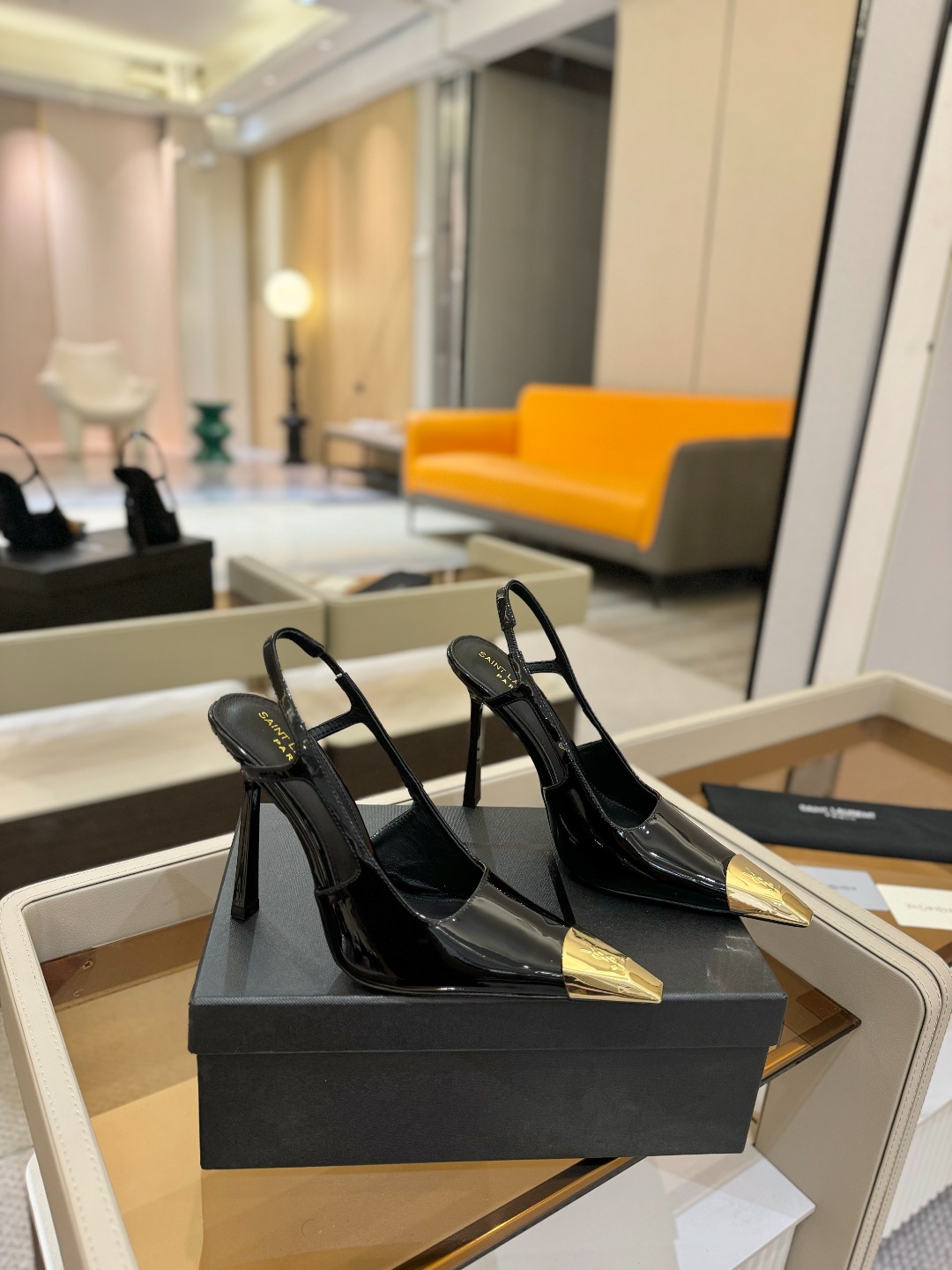 
圣罗兰ysl 2025春夏｜高跟鞋新品🆕
绝美 精致 优雅！10cm上脚特别稳，放心入！
鞋跟是重新开