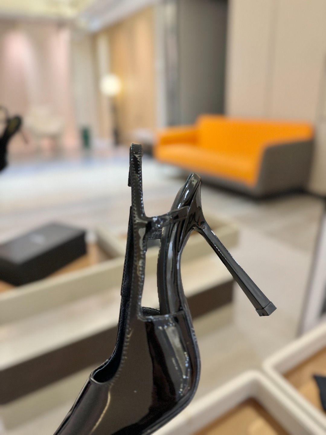 
圣罗兰ysl 2025春夏｜高跟鞋新品🆕
绝美 精致 优雅！10cm上脚特别稳，放心入！
鞋跟是重新开