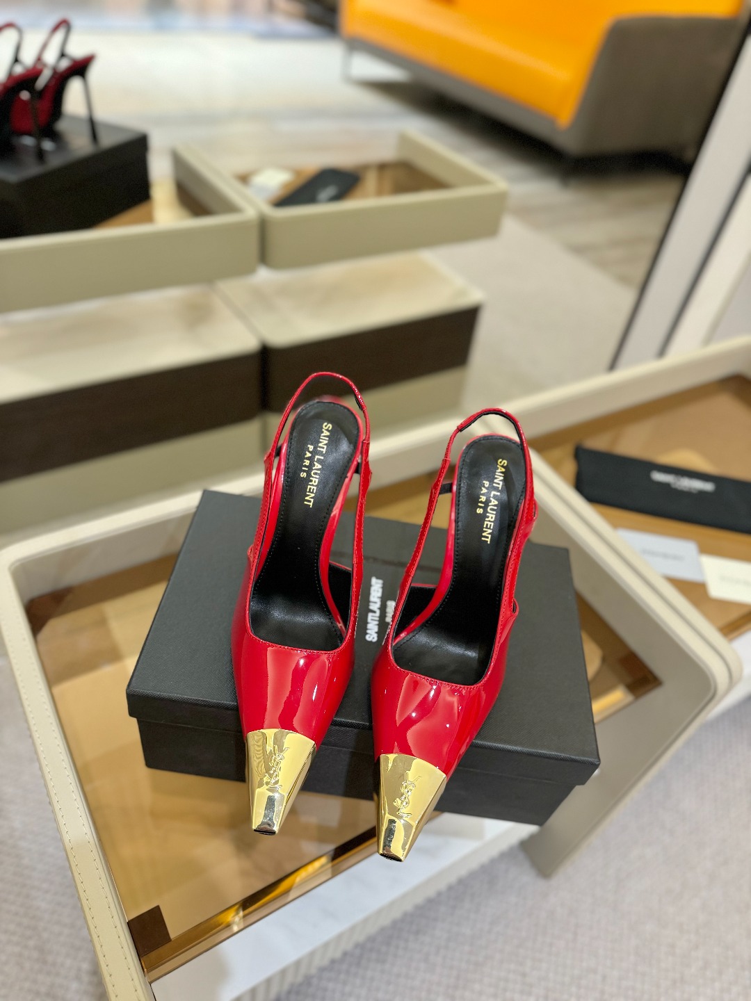 
圣罗兰ysl 2025春夏｜高跟鞋新品🆕
绝美 精致 优雅！10cm上脚特别稳，放心入！
鞋跟是重新开