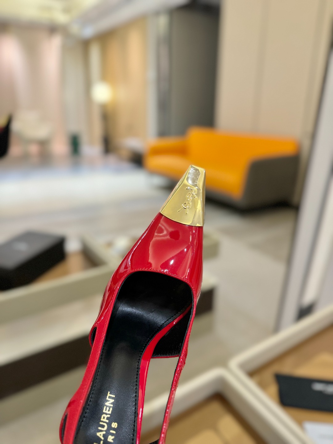 
圣罗兰ysl 2025春夏｜高跟鞋新品🆕
绝美 精致 优雅！10cm上脚特别稳，放心入！
鞋跟是重新开