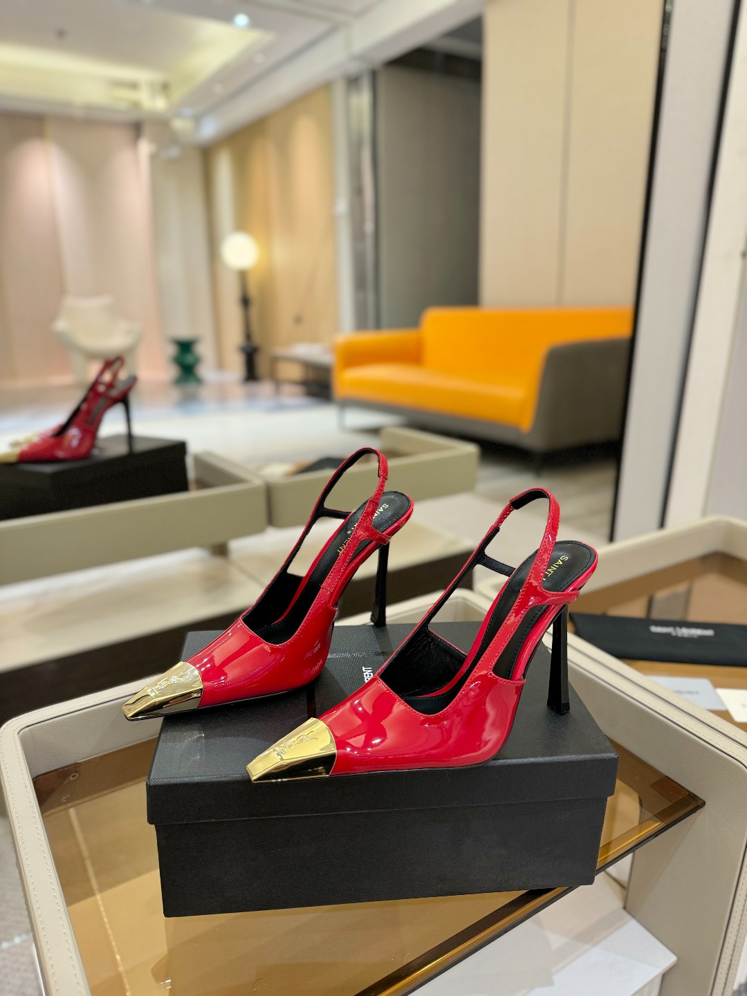 
圣罗兰ysl 2025春夏｜高跟鞋新品🆕
绝美 精致 优雅！10cm上脚特别稳，放心入！
鞋跟是重新开