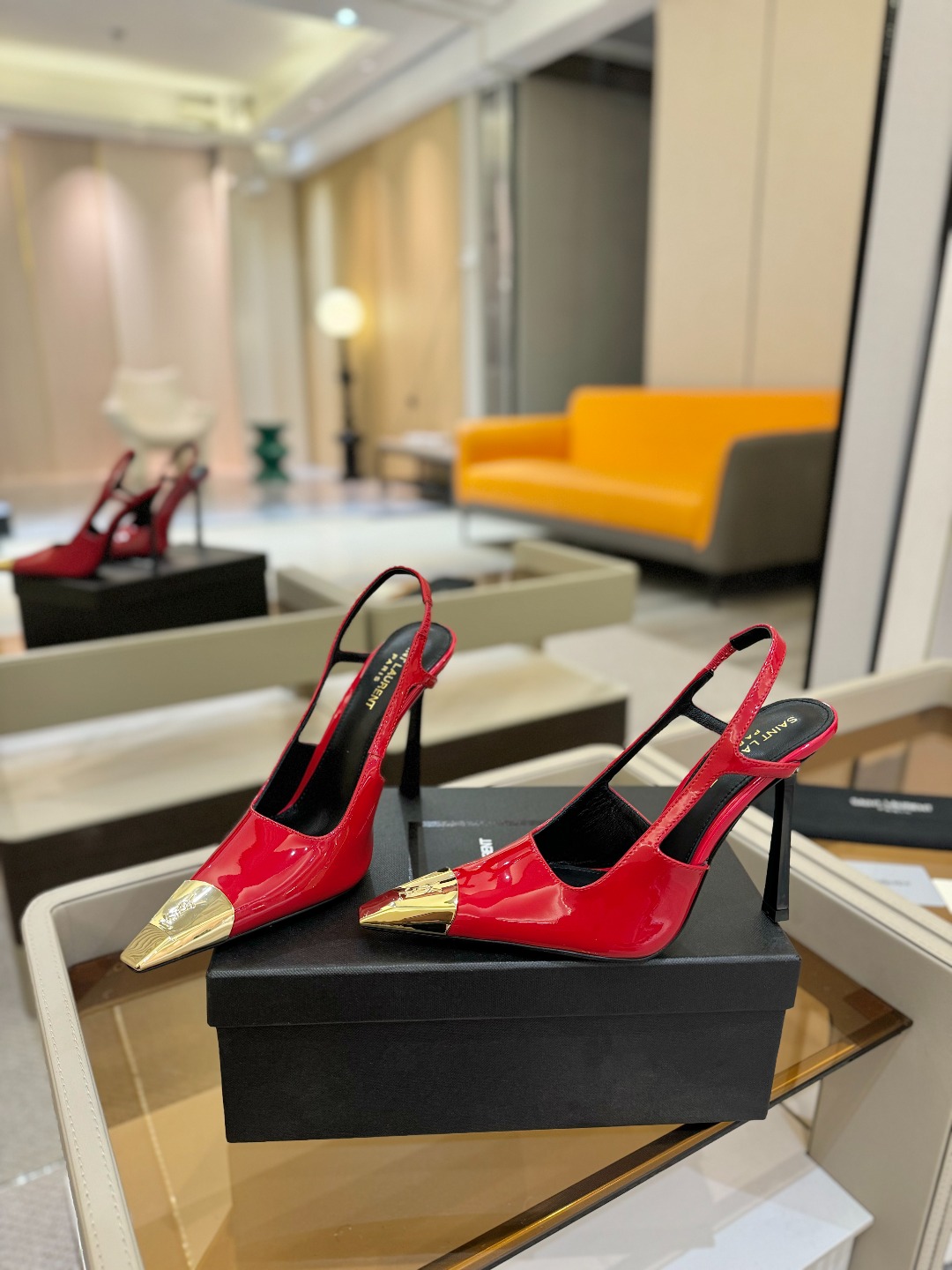 
圣罗兰ysl 2025春夏｜高跟鞋新品🆕
绝美 精致 优雅！10cm上脚特别稳，放心入！
鞋跟是重新开