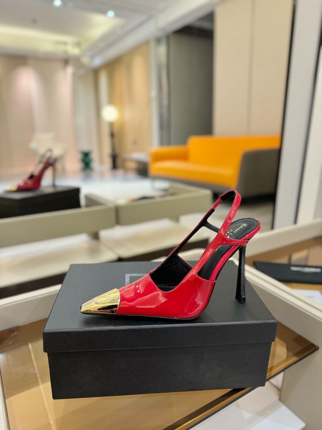 
圣罗兰ysl 2025春夏｜高跟鞋新品🆕
绝美 精致 优雅！10cm上脚特别稳，放心入！
鞋跟是重新开