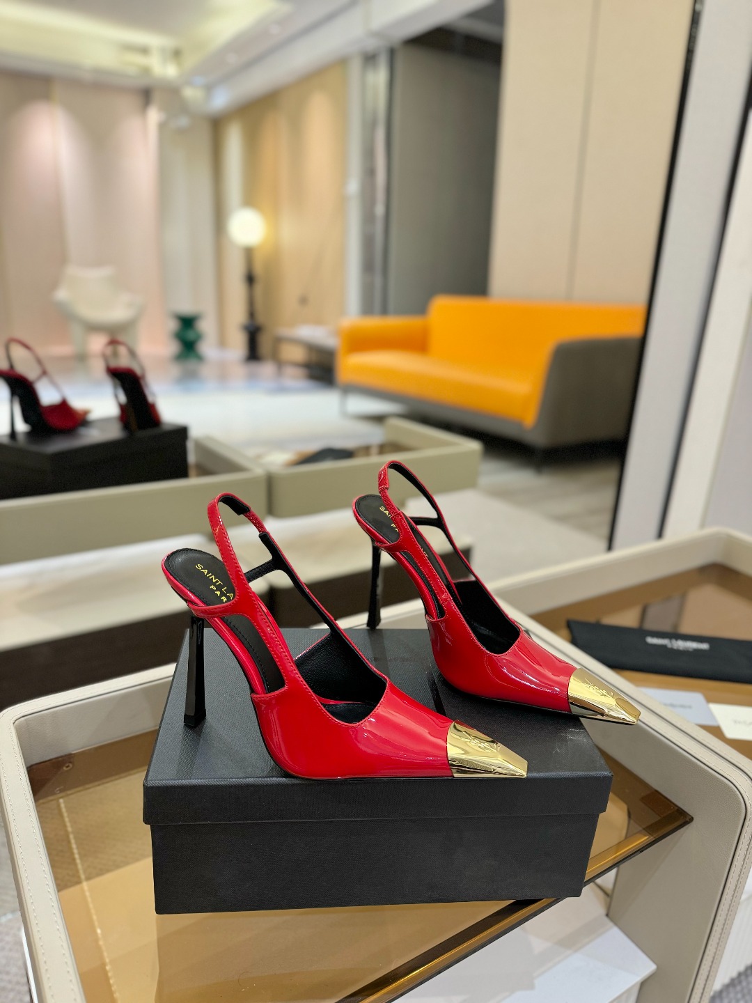 
圣罗兰ysl 2025春夏｜高跟鞋新品🆕
绝美 精致 优雅！10cm上脚特别稳，放心入！
鞋跟是重新开