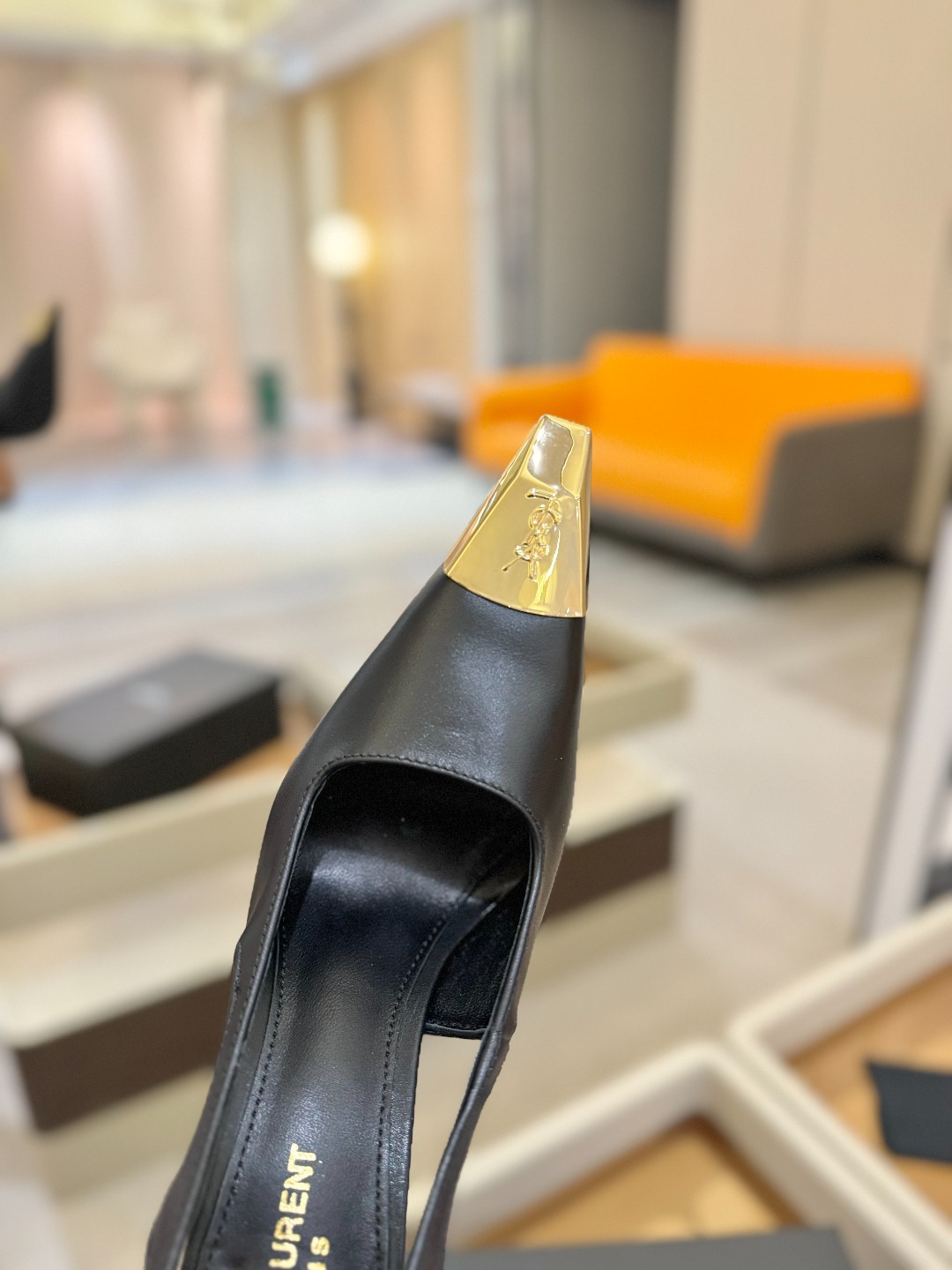 
圣罗兰ysl 2025春夏｜高跟鞋新品🆕
绝美 精致 优雅！10cm上脚特别稳，放心入！
鞋跟是重新开
