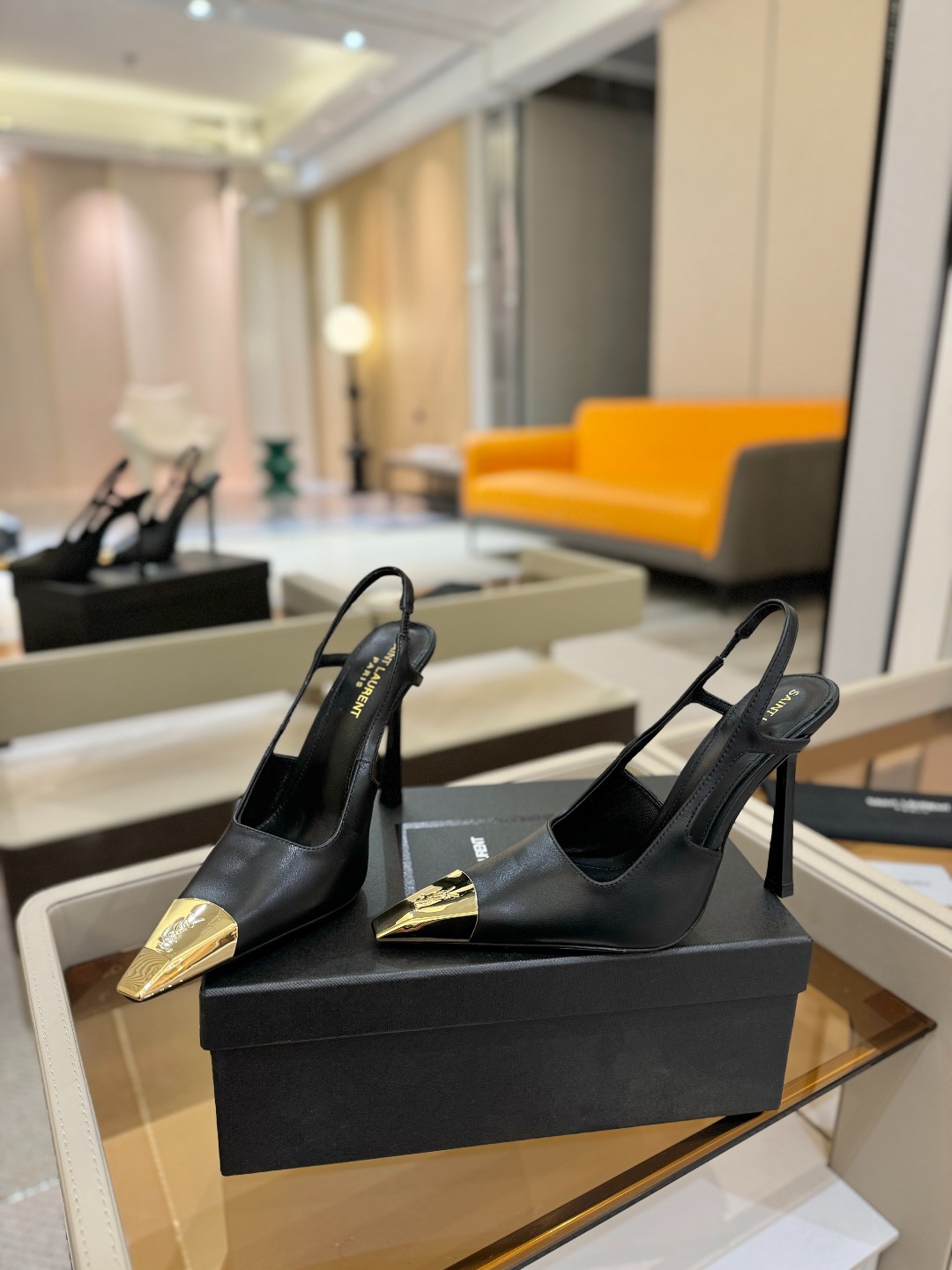 
圣罗兰ysl 2025春夏｜高跟鞋新品🆕
绝美 精致 优雅！10cm上脚特别稳，放心入！
鞋跟是重新开