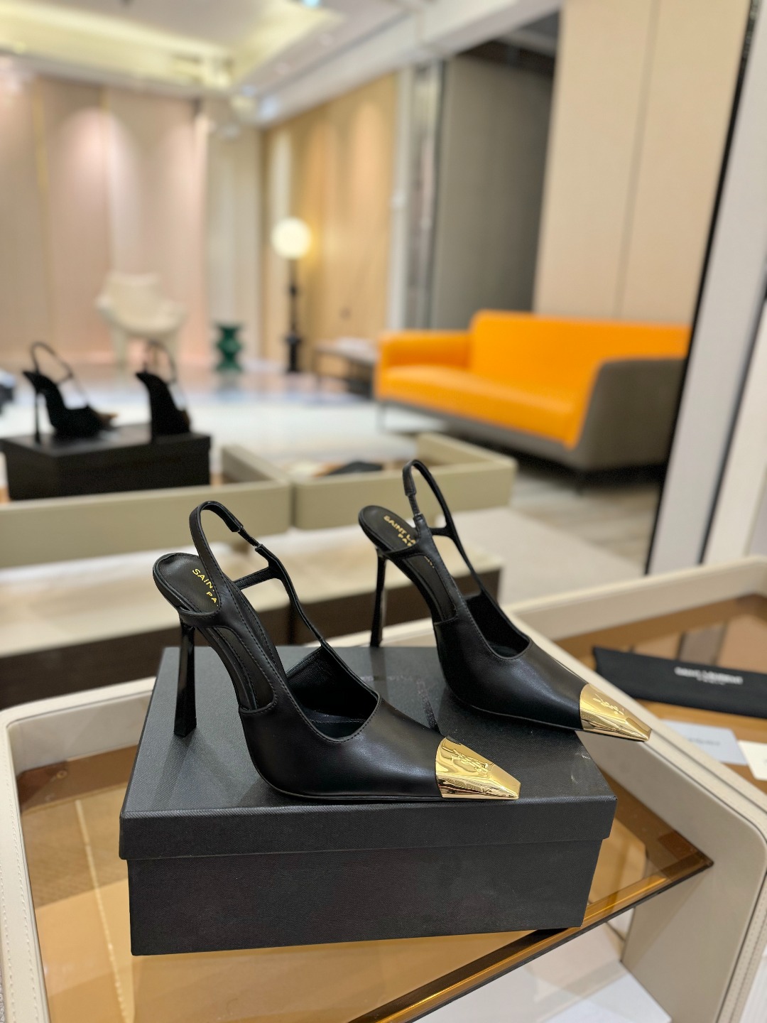 
圣罗兰ysl 2025春夏｜高跟鞋新品🆕
绝美 精致 优雅！10cm上脚特别稳，放心入！
鞋跟是重新开