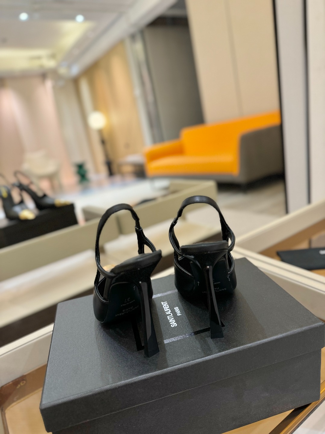 
圣罗兰ysl 2025春夏｜高跟鞋新品🆕
绝美 精致 优雅！10cm上脚特别稳，放心入！
鞋跟是重新开