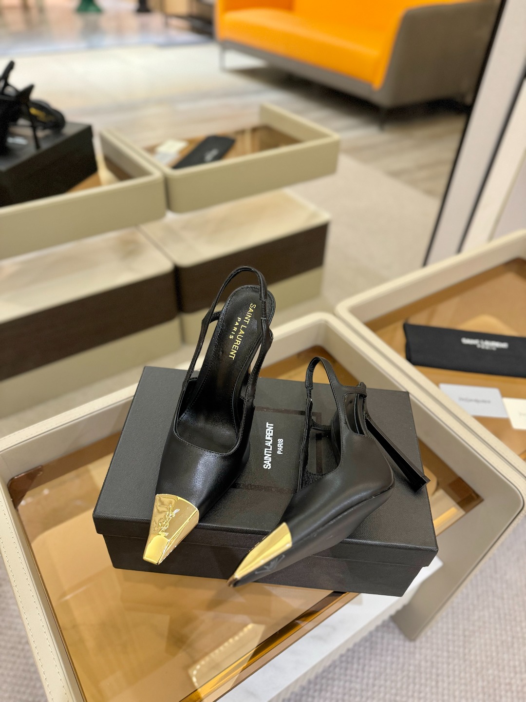 
圣罗兰ysl 2025春夏｜高跟鞋新品🆕
绝美 精致 优雅！10cm上脚特别稳，放心入！
鞋跟是重新开