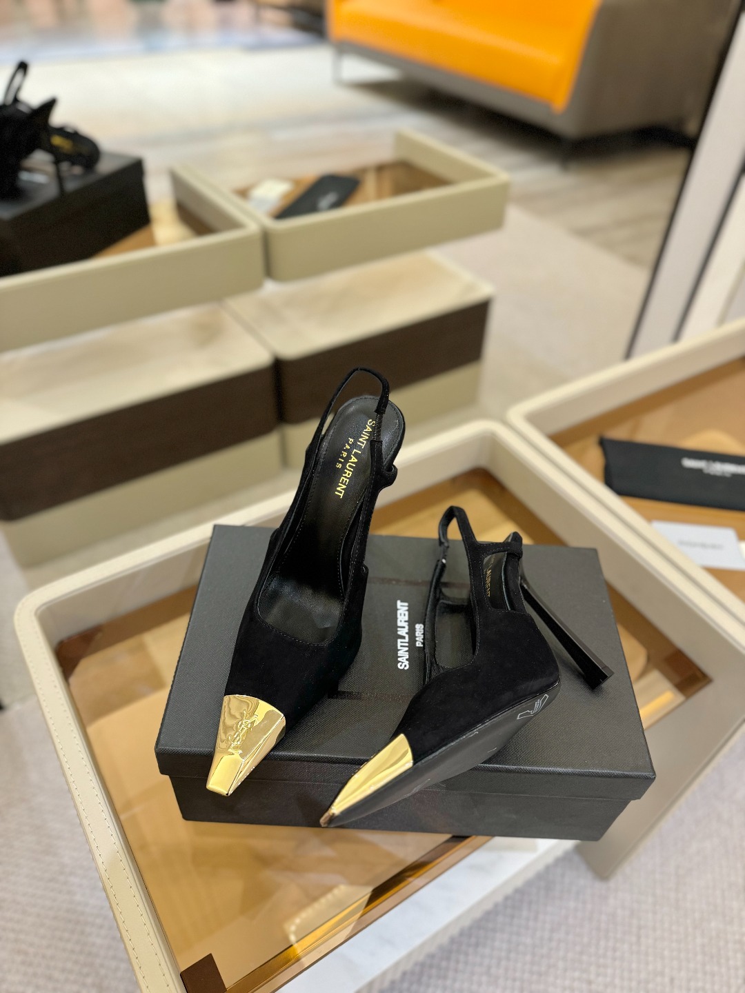 
圣罗兰ysl 2025春夏｜高跟鞋新品🆕
绝美 精致 优雅！10cm上脚特别稳，放心入！
鞋跟是重新开