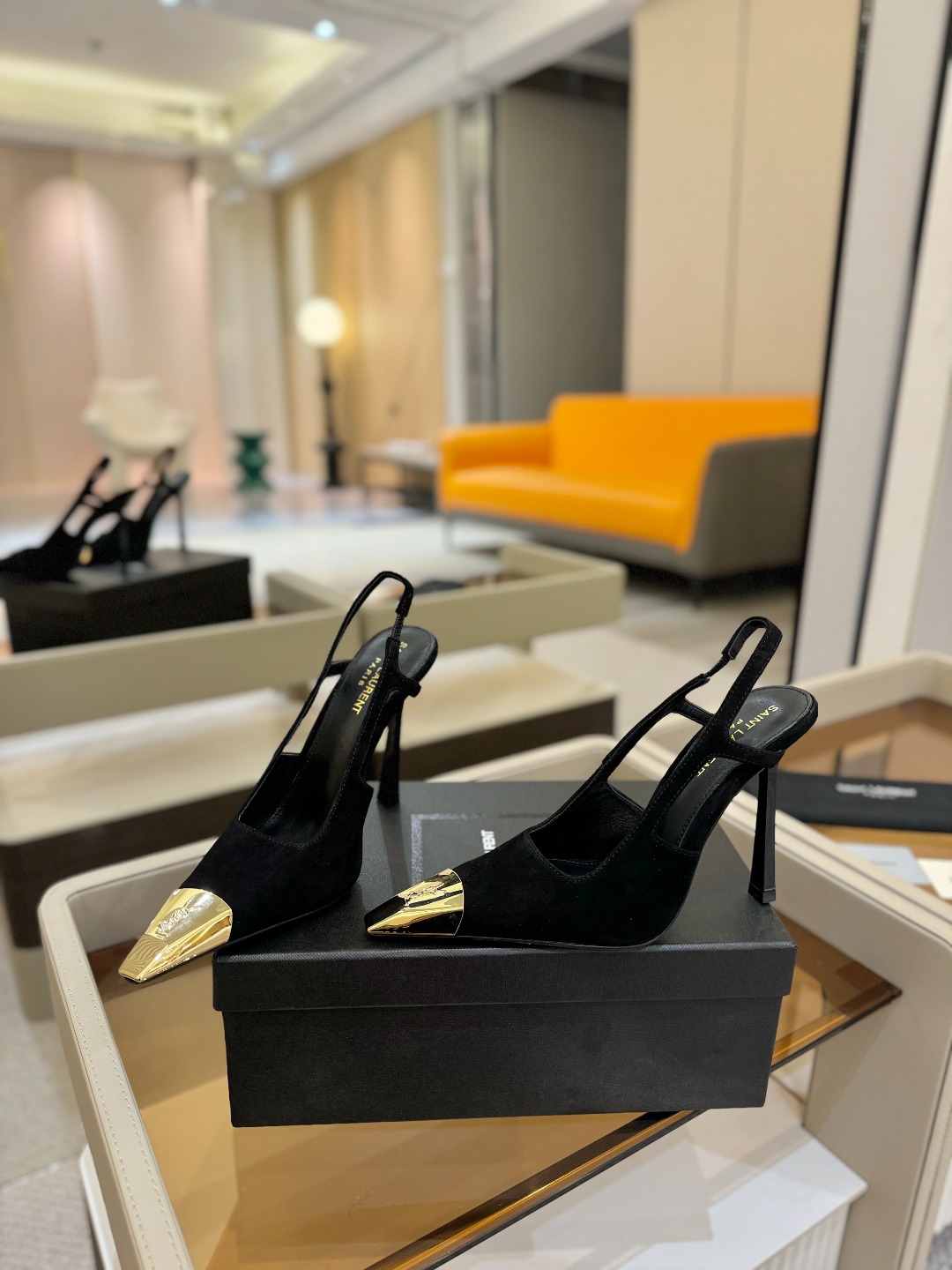 
圣罗兰ysl 2025春夏｜高跟鞋新品🆕
绝美 精致 优雅！10cm上脚特别稳，放心入！
鞋跟是重新开