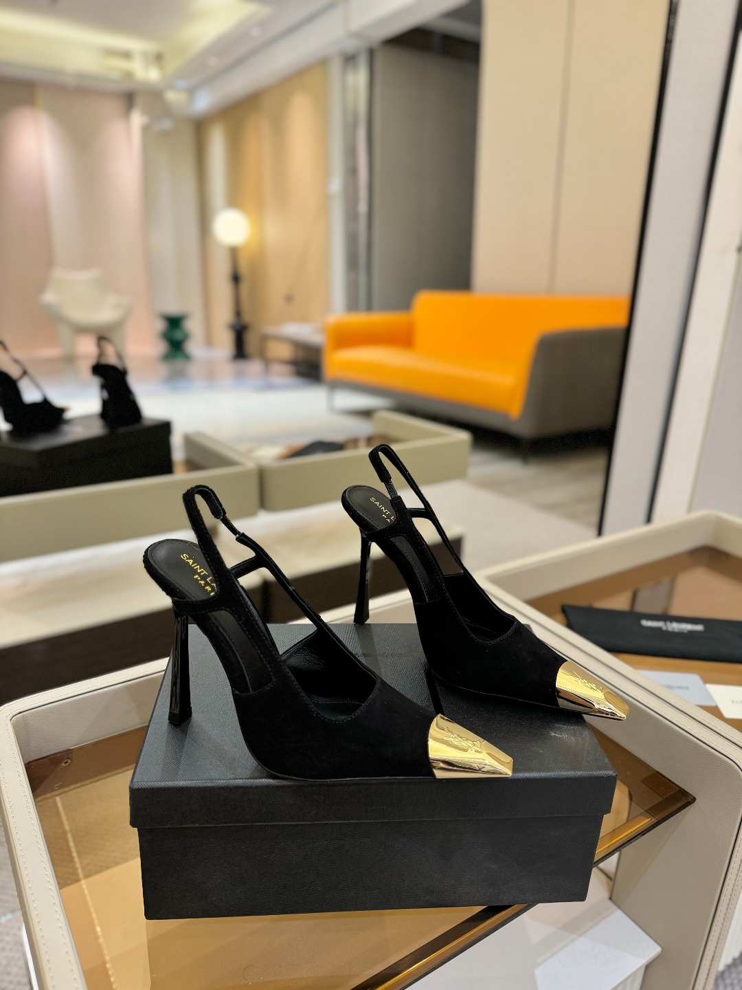 
圣罗兰ysl 2025春夏｜高跟鞋新品🆕
绝美 精致 优雅！10cm上脚特别稳，放心入！
鞋跟是重新开