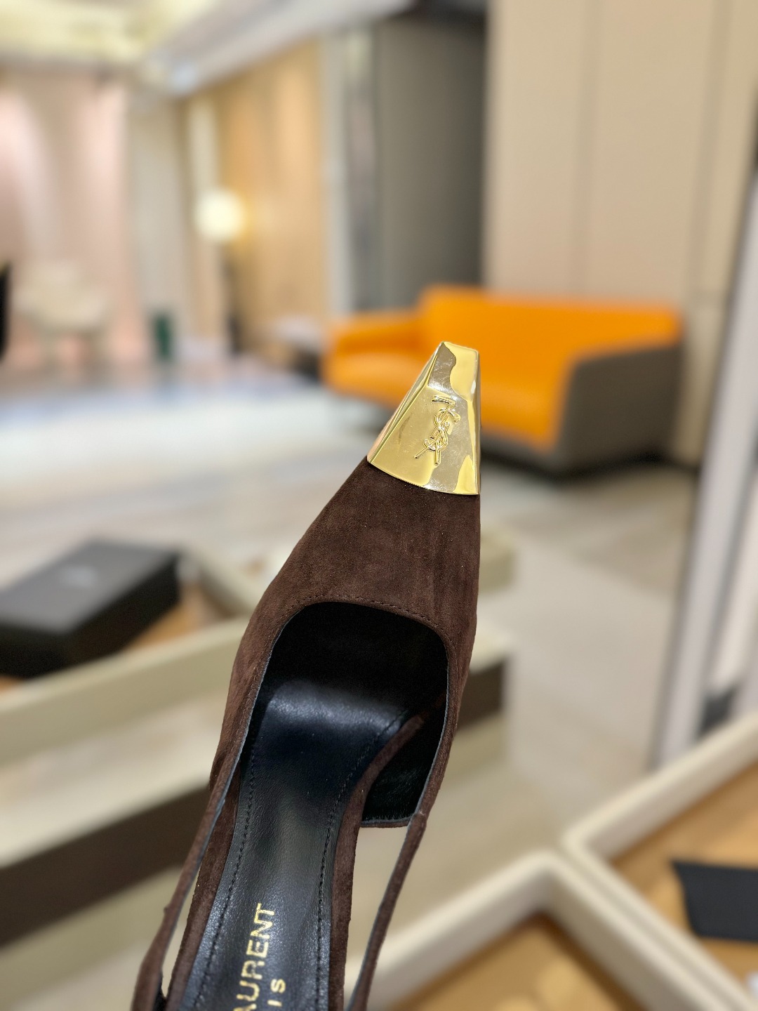 
圣罗兰ysl 2025春夏｜高跟鞋新品🆕
绝美 精致 优雅！10cm上脚特别稳，放心入！
鞋跟是重新开