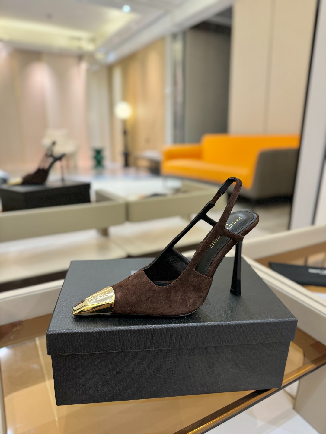 
圣罗兰ysl 2025春夏｜高跟鞋新品🆕
绝美 精致 优雅！10cm上脚特别稳，放心入！
鞋跟是重新开