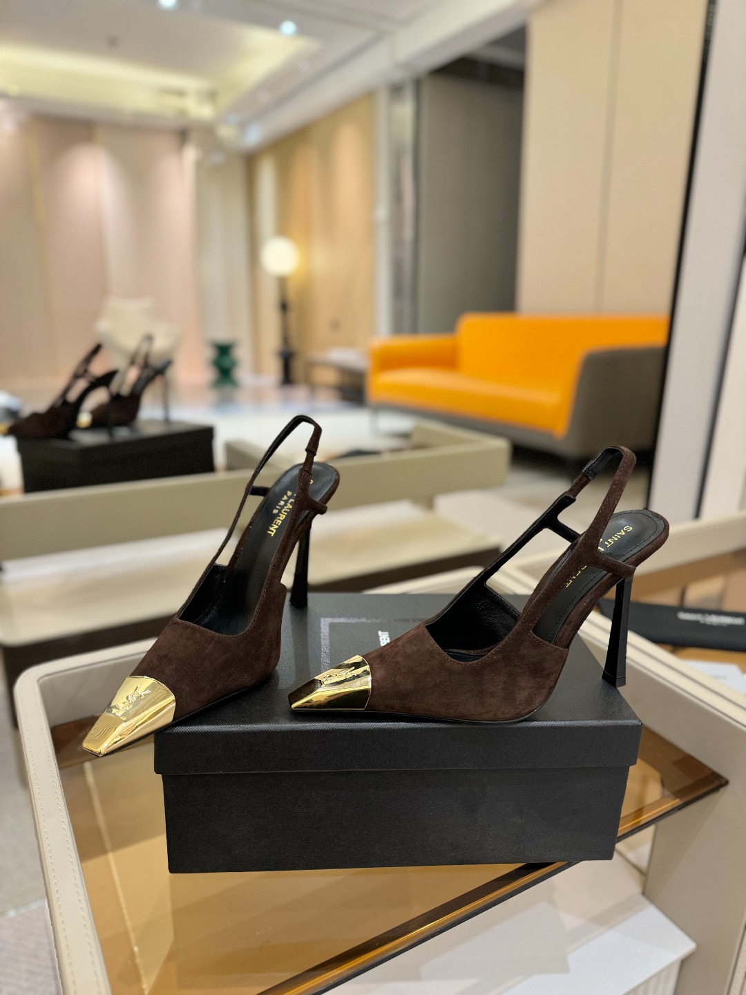 
圣罗兰ysl 2025春夏｜高跟鞋新品🆕
绝美 精致 优雅！10cm上脚特别稳，放心入！
鞋跟是重新开