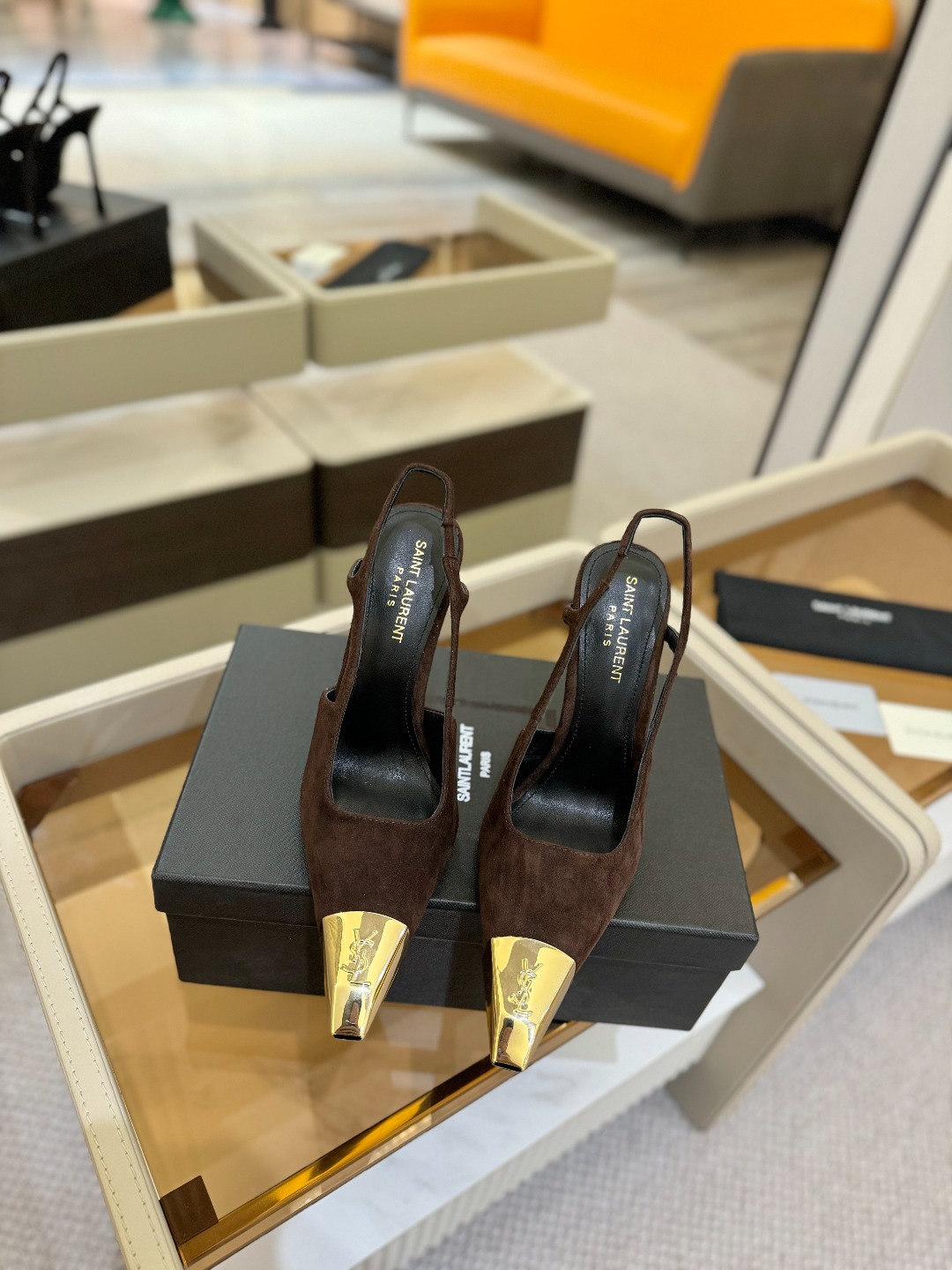 
圣罗兰ysl 2025春夏｜高跟鞋新品🆕
绝美 精致 优雅！10cm上脚特别稳，放心入！
鞋跟是重新开