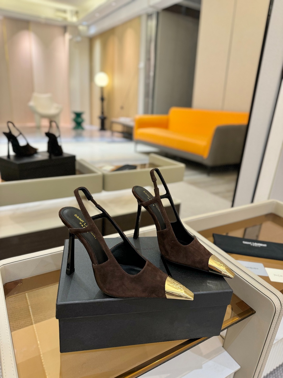 
圣罗兰ysl 2025春夏｜高跟鞋新品🆕
绝美 精致 优雅！10cm上脚特别稳，放心入！
鞋跟是重新开
