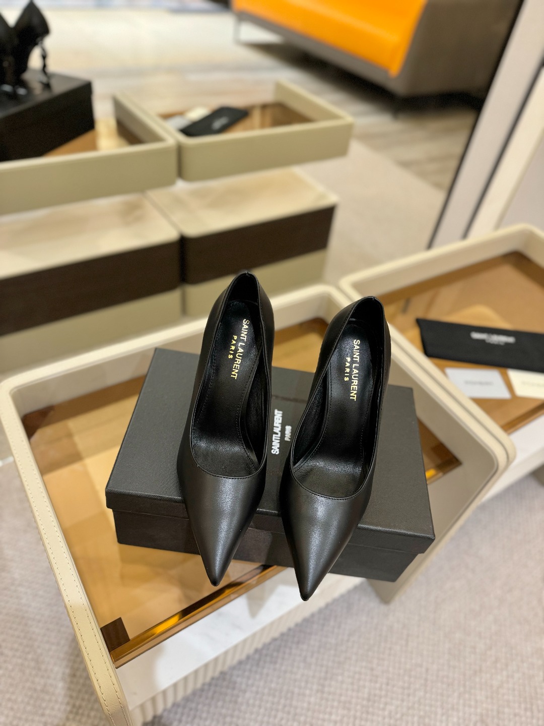 
【Saint Lauren  YSL圣罗兰】
圣罗兰ysl 春夏｜高跟鞋新品🆕
绝美 精致 优雅！上脚