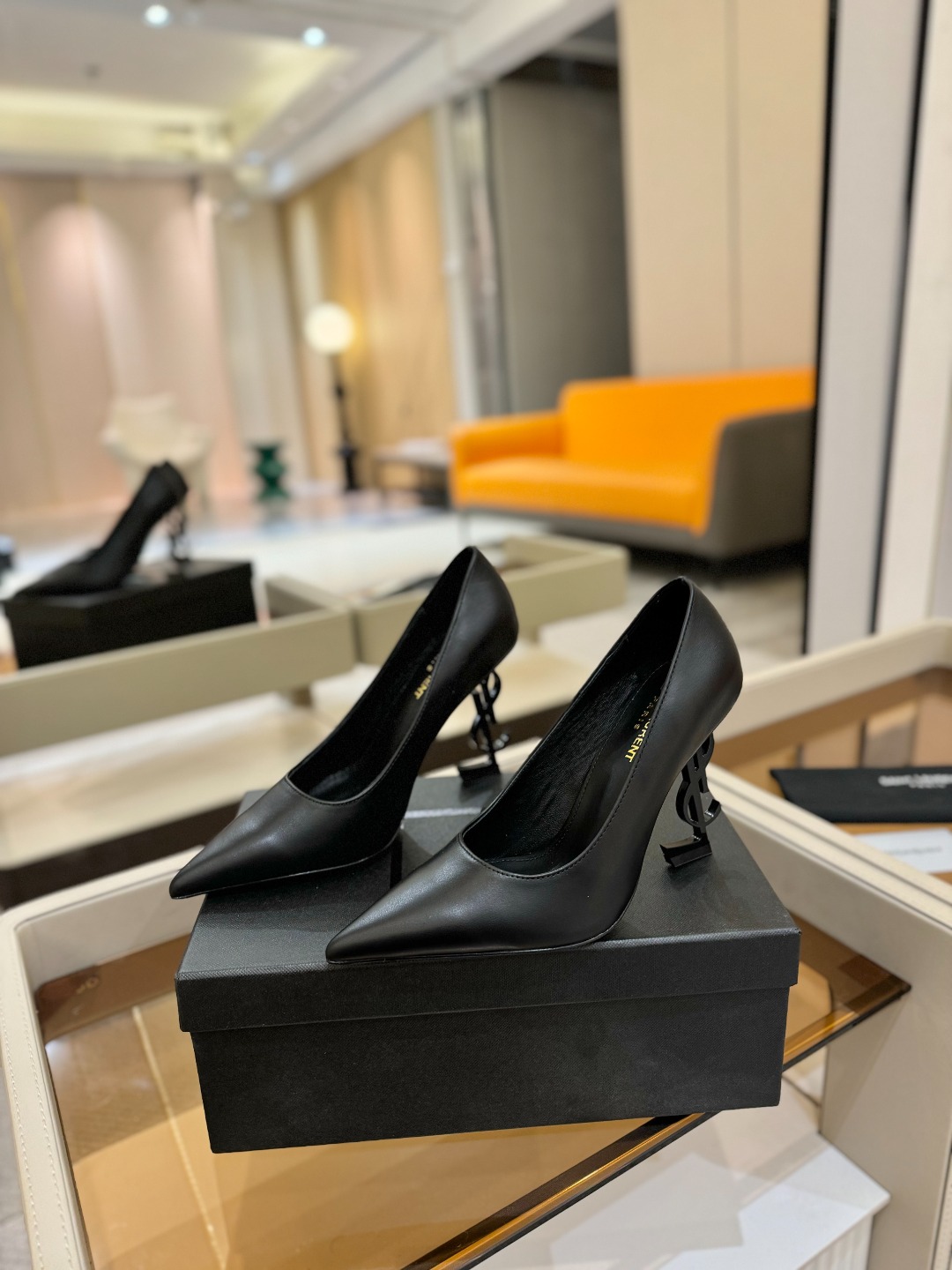 
【Saint Lauren  YSL圣罗兰】
圣罗兰ysl 春夏｜高跟鞋新品🆕
绝美 精致 优雅！上脚