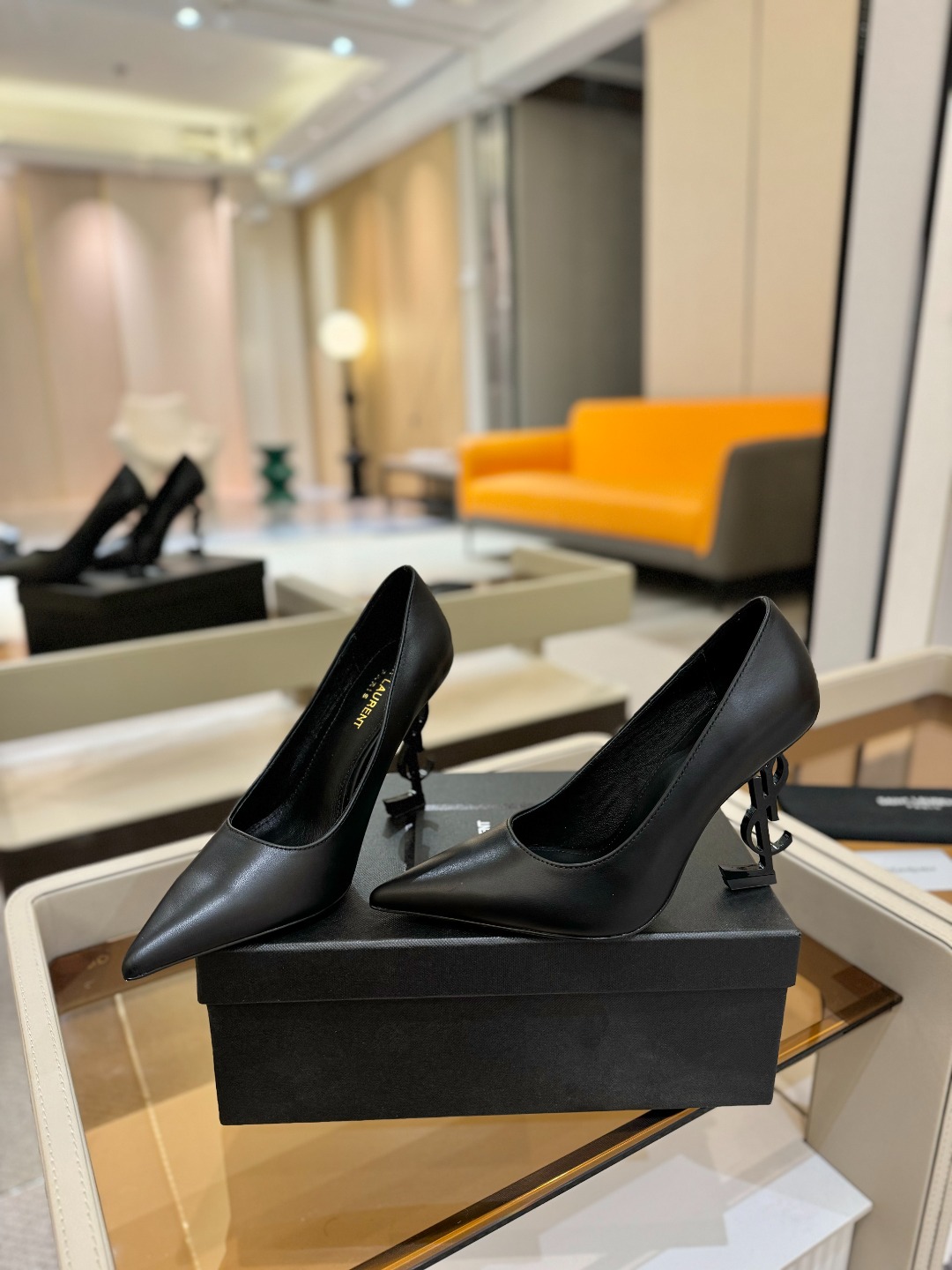
【Saint Lauren  YSL圣罗兰】
圣罗兰ysl 春夏｜高跟鞋新品🆕
绝美 精致 优雅！上脚