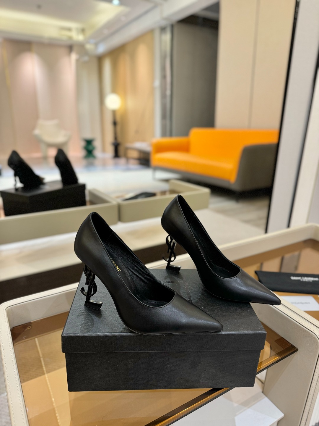 
【Saint Lauren  YSL圣罗兰】
圣罗兰ysl 春夏｜高跟鞋新品🆕
绝美 精致 优雅！上脚