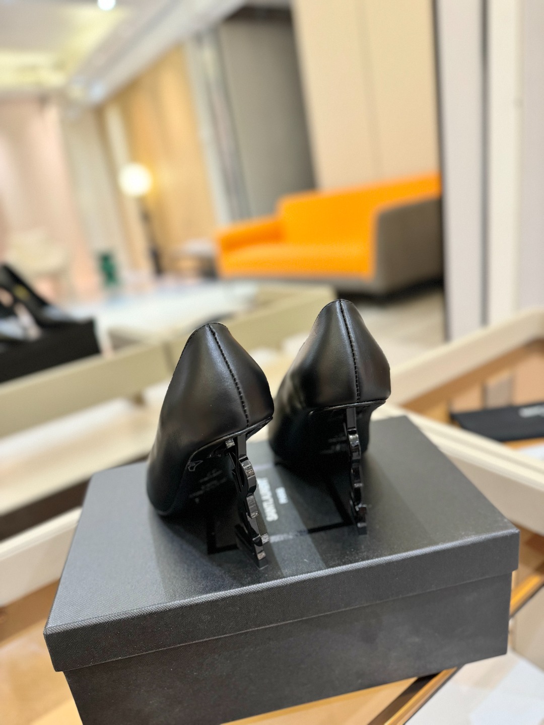 
【Saint Lauren  YSL圣罗兰】
圣罗兰ysl 春夏｜高跟鞋新品🆕
绝美 精致 优雅！上脚