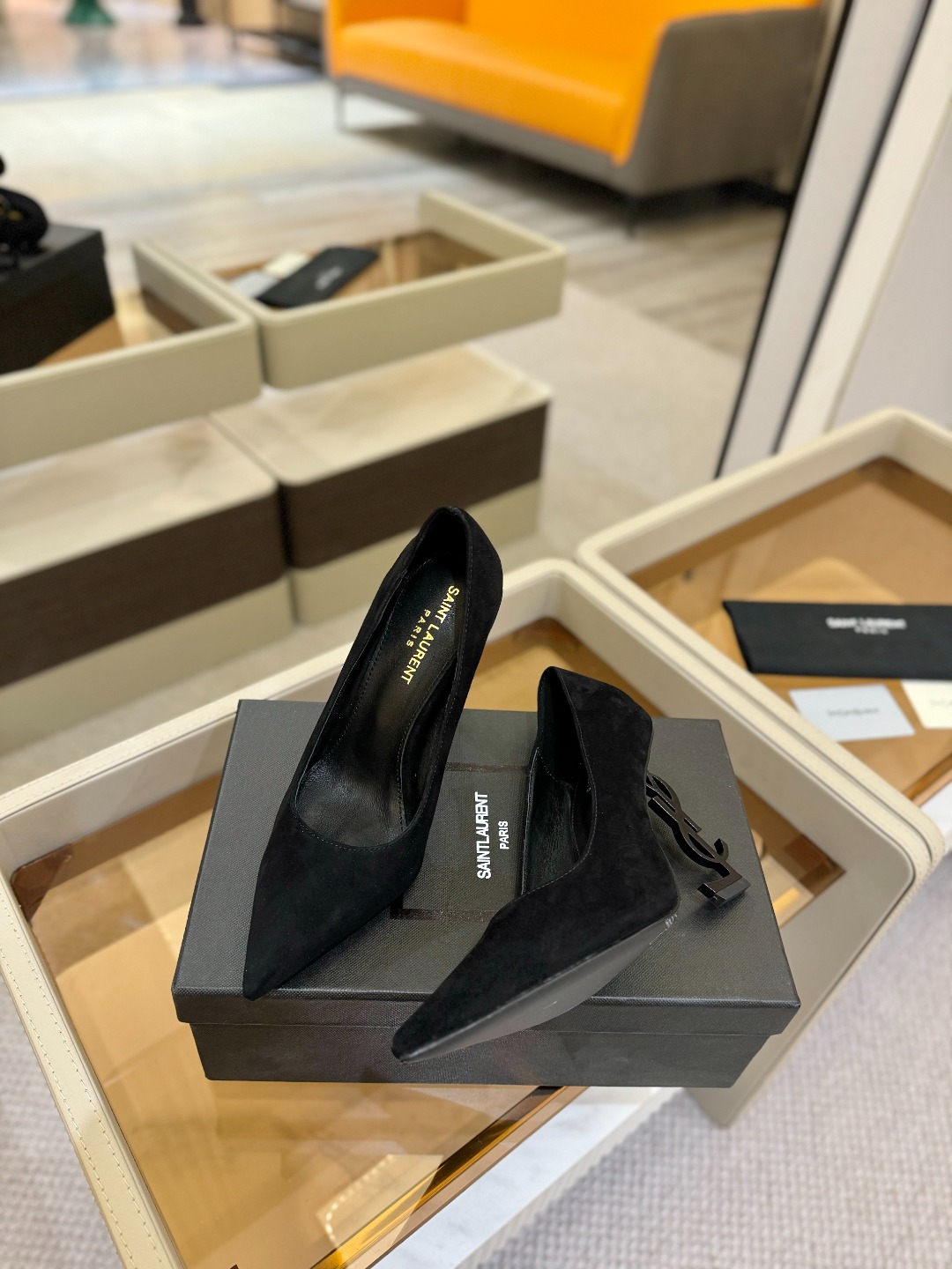 
【Saint Lauren  YSL圣罗兰】
圣罗兰ysl 春夏｜高跟鞋新品🆕
绝美 精致 优雅！上脚