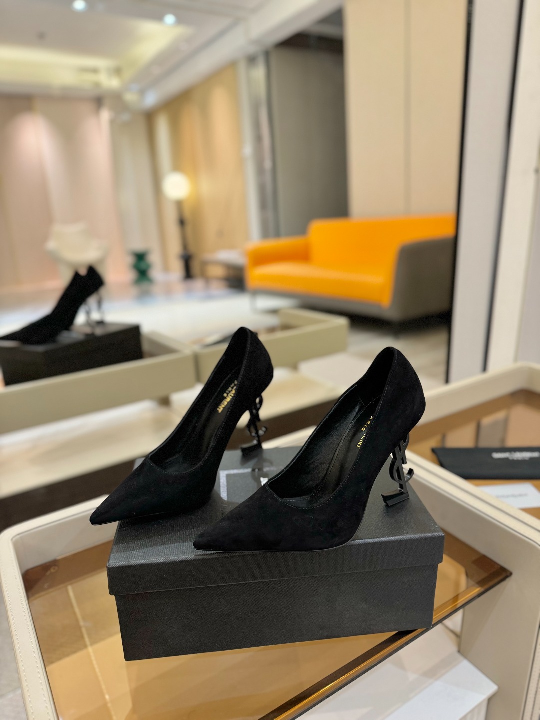 
【Saint Lauren  YSL圣罗兰】
圣罗兰ysl 春夏｜高跟鞋新品🆕
绝美 精致 优雅！上脚