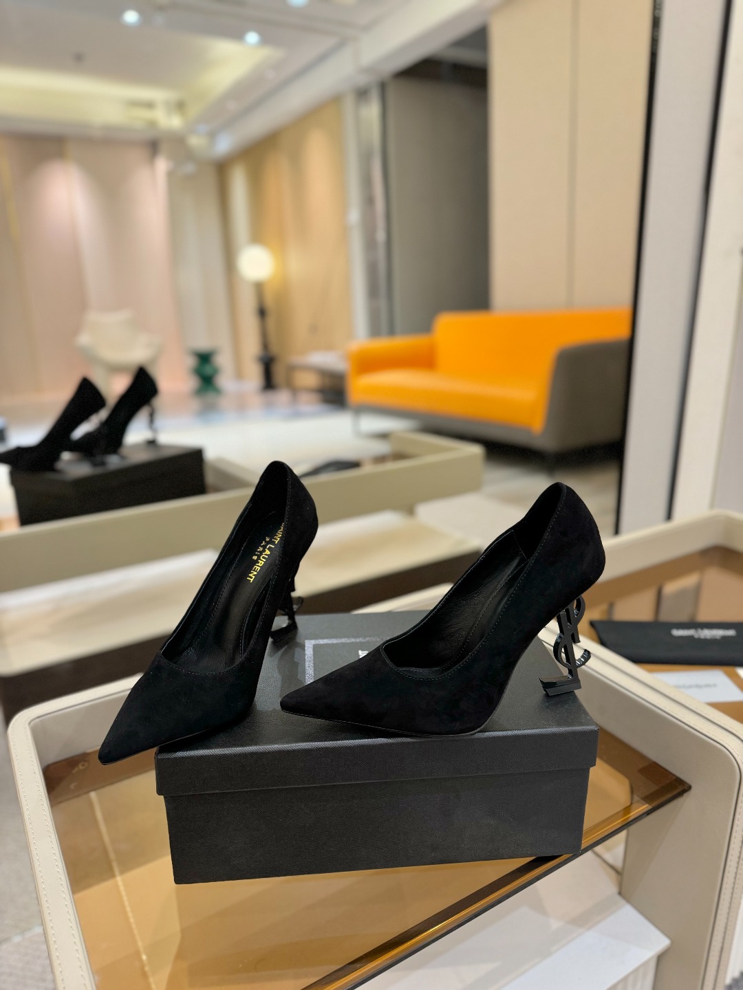 
【Saint Lauren  YSL圣罗兰】
圣罗兰ysl 春夏｜高跟鞋新品🆕
绝美 精致 优雅！上脚