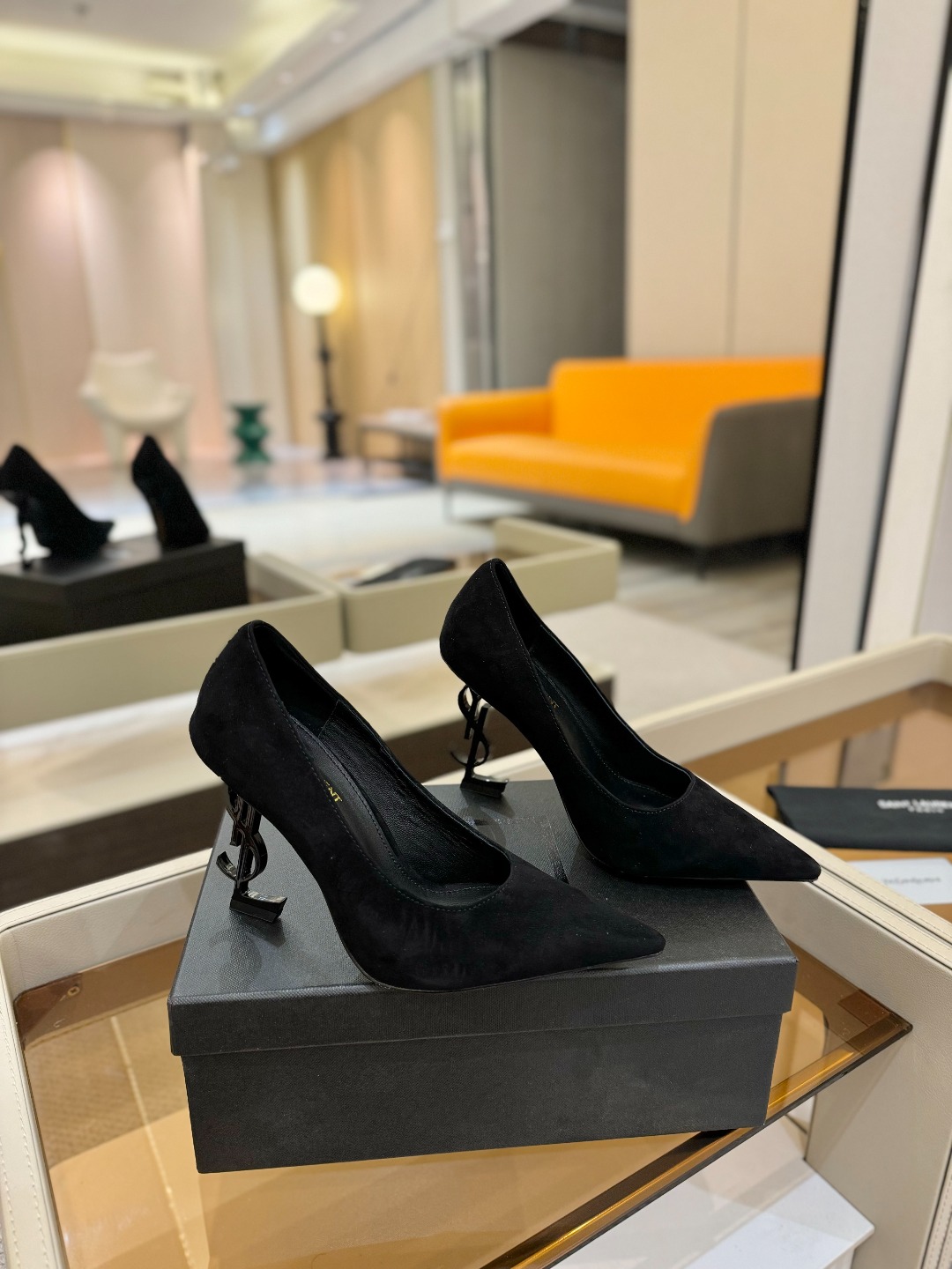 
【Saint Lauren  YSL圣罗兰】
圣罗兰ysl 春夏｜高跟鞋新品🆕
绝美 精致 优雅！上脚