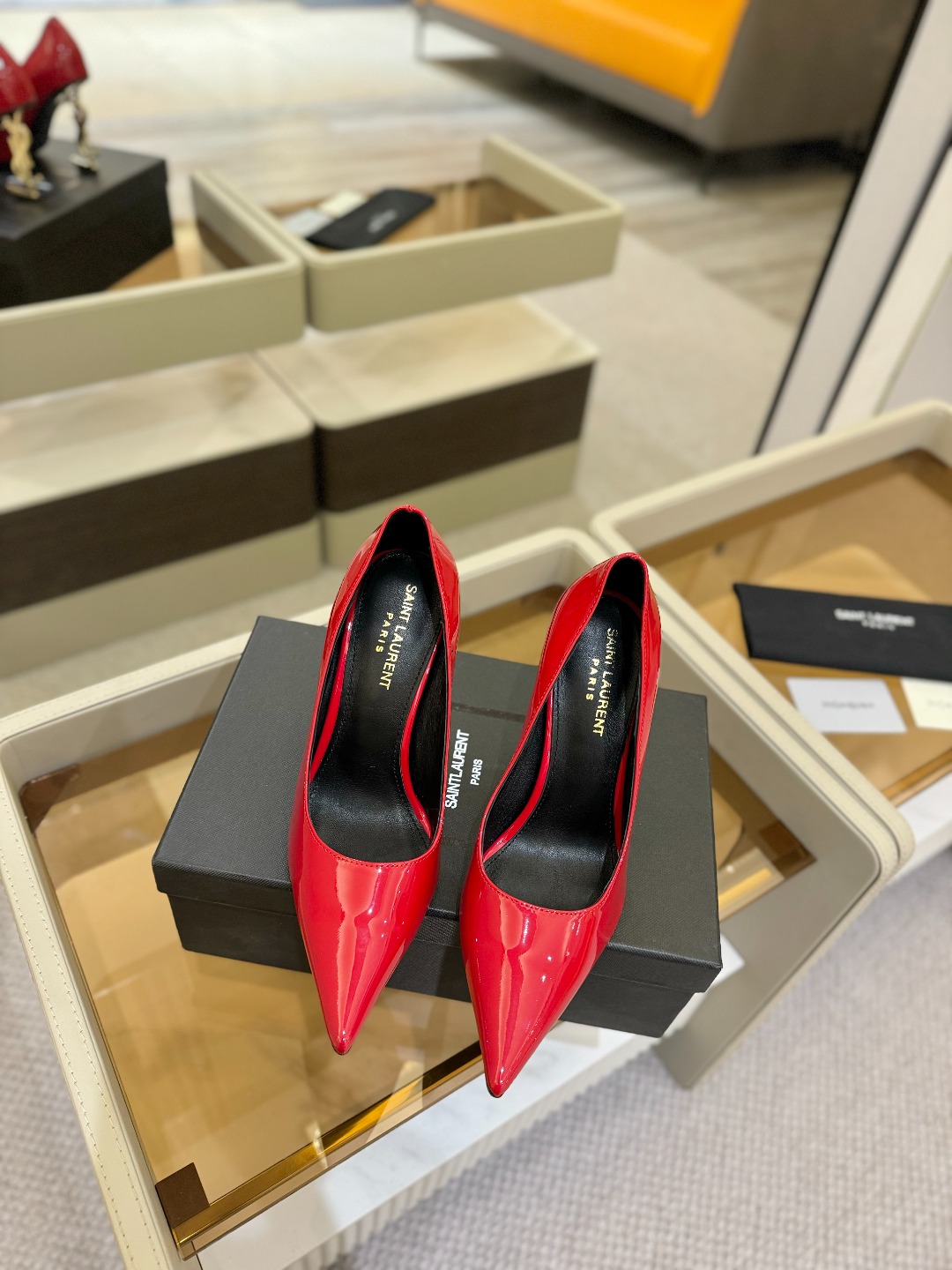 
【Saint Lauren  YSL圣罗兰】
圣罗兰ysl 春夏｜高跟鞋新品🆕
绝美 精致 优雅！上脚