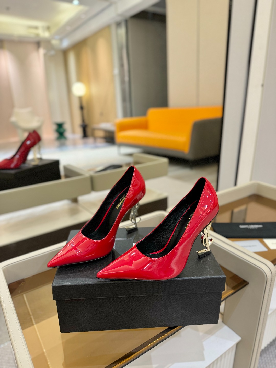 
【Saint Lauren  YSL圣罗兰】
圣罗兰ysl 春夏｜高跟鞋新品🆕
绝美 精致 优雅！上脚