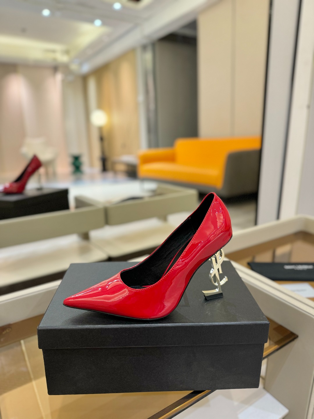 
【Saint Lauren  YSL圣罗兰】
圣罗兰ysl 春夏｜高跟鞋新品🆕
绝美 精致 优雅！上脚
